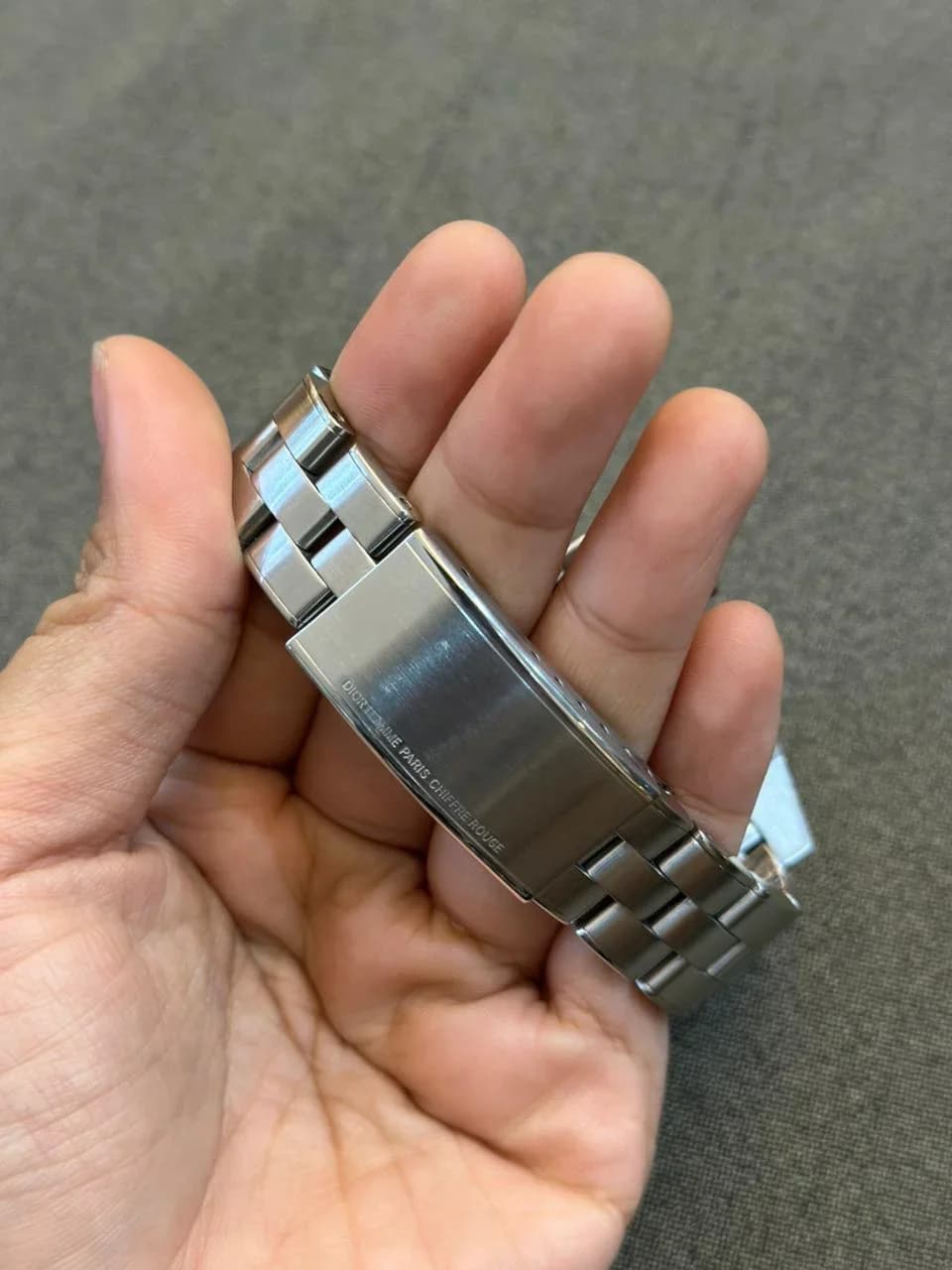 Thumb Chiffre Rouge Stainless Steel / Automatic