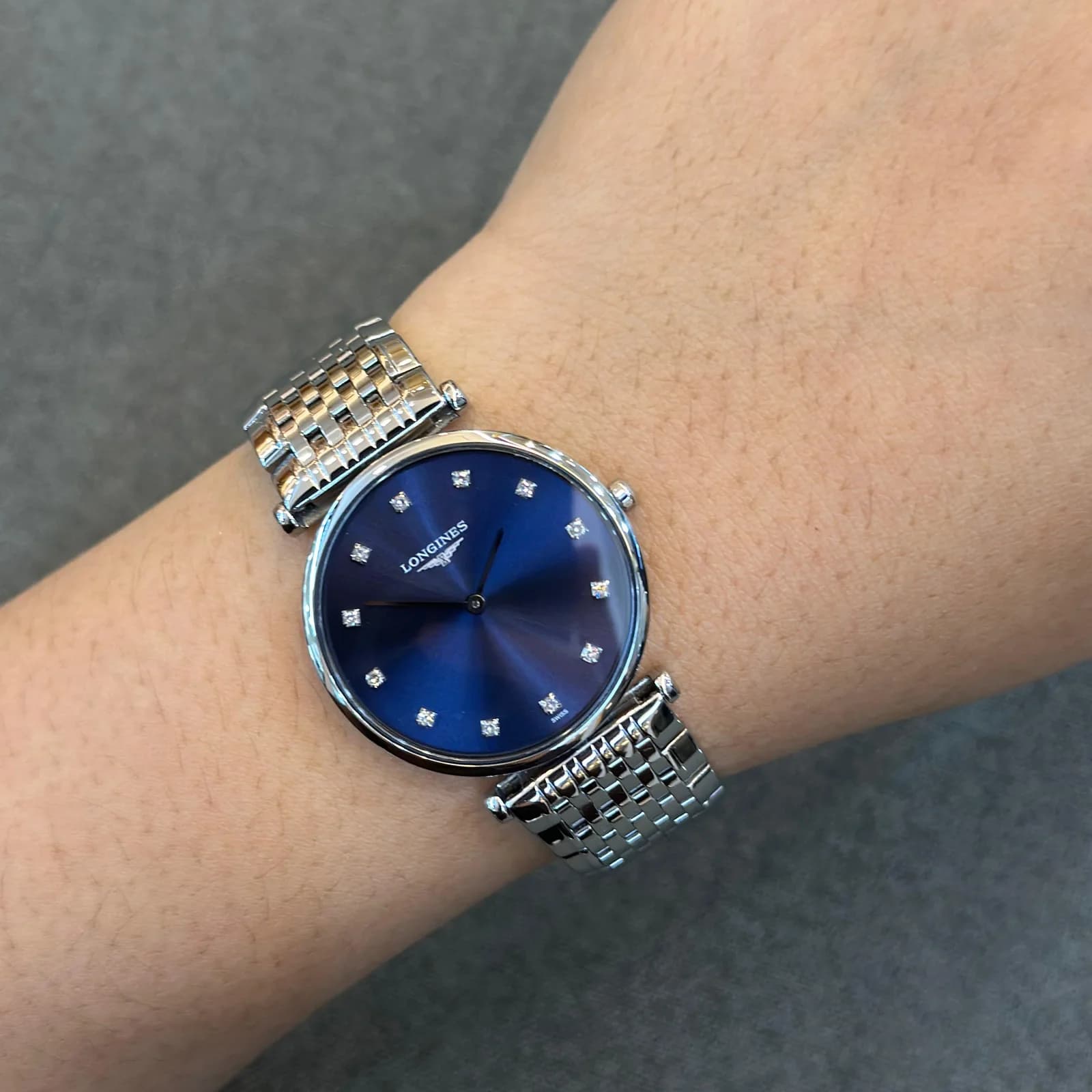 Thumb La Grande Classique Quartz 29 Stainless Steel / Blue MOP / Bracelet