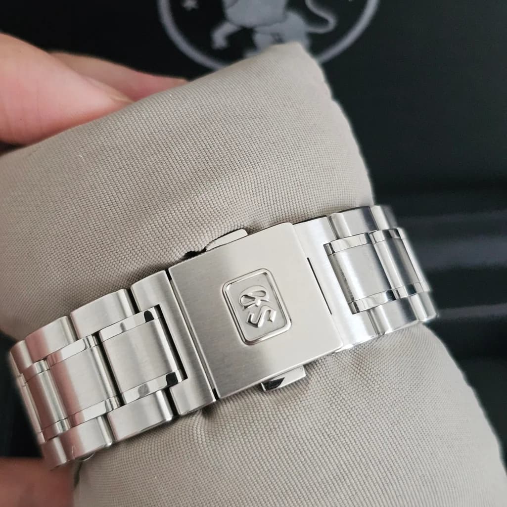 Thumb Automatic Hi Beat 36000 GMT Stainless Steel / Mount Iwate / Bracelet