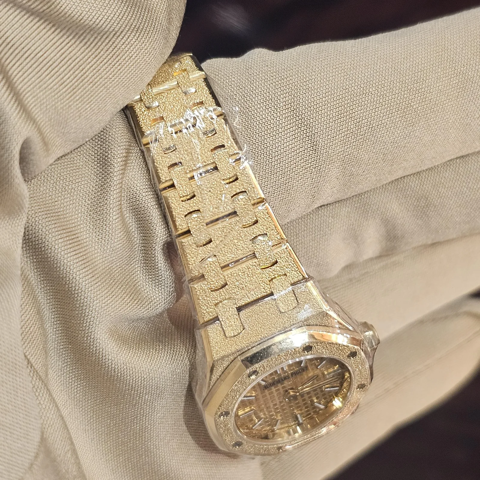 Thumb Royal Oak Mini Quartz Frosted Yellow Gold / Champagne