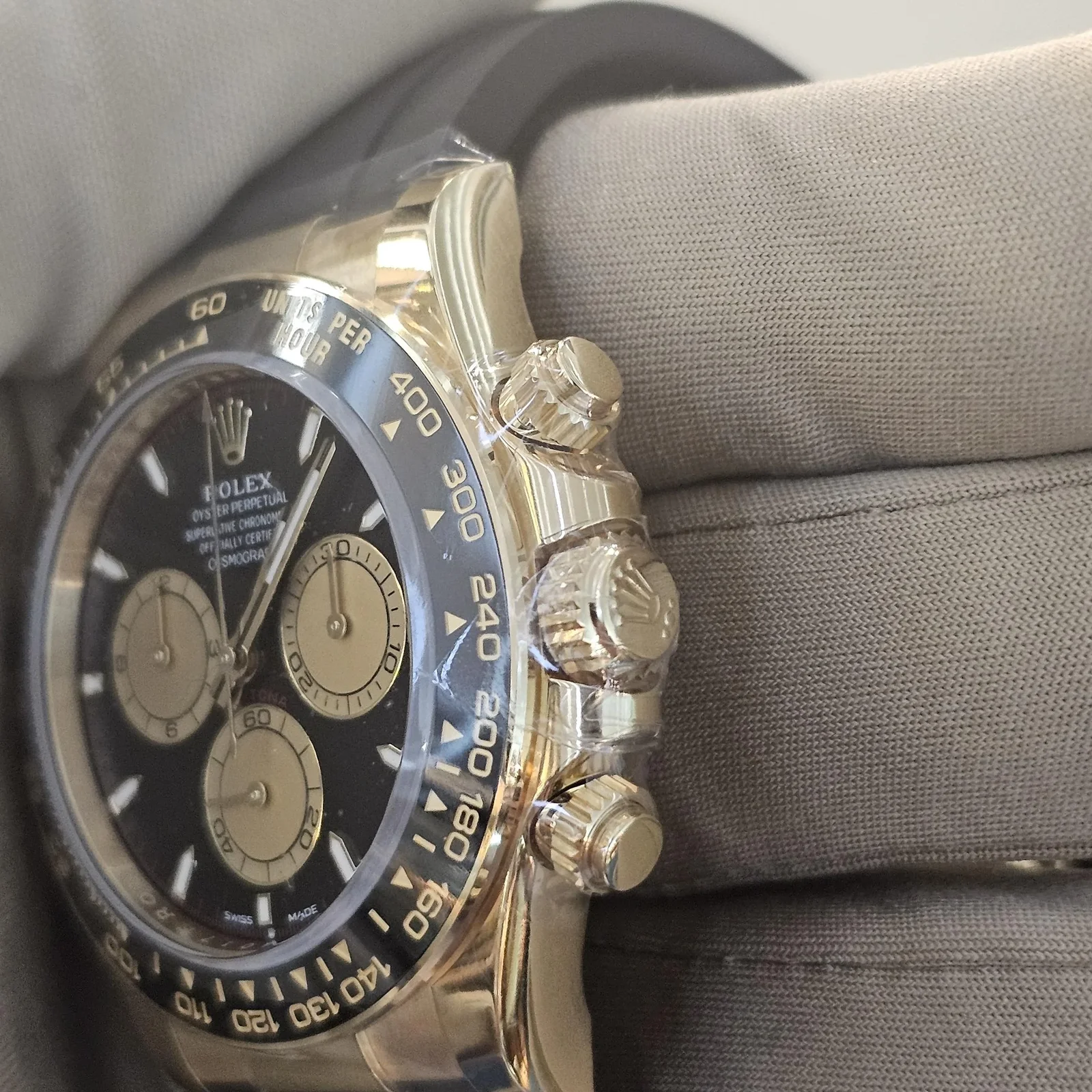 Thumb Cosmograph Daytona Yellow Gold - Cerachrom / Black - Champagne / Oysterflex