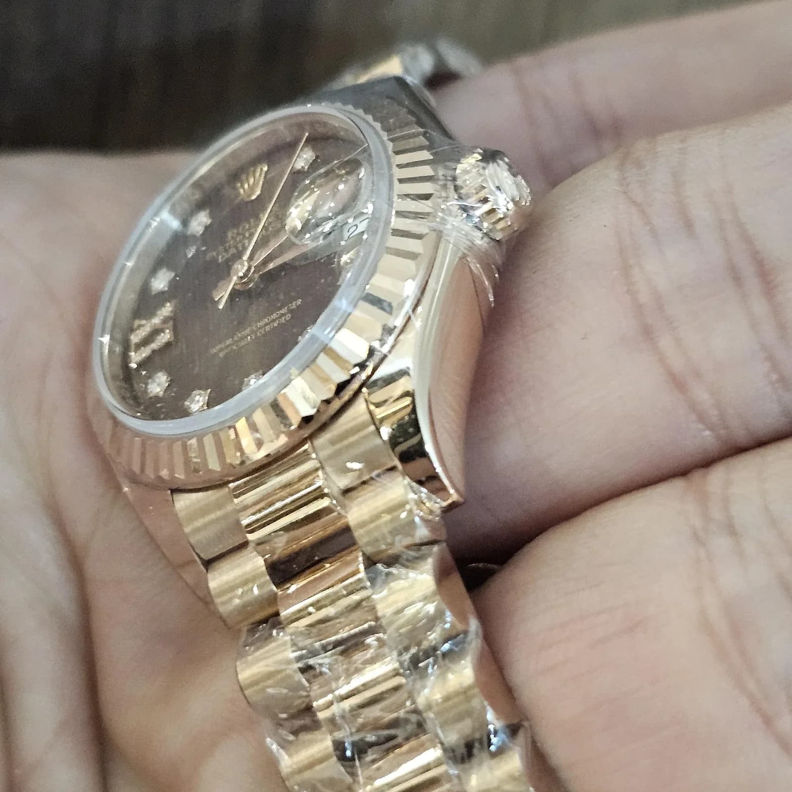 Thumb Lady-Datejust 28 Everose Fluted / President / Chocolate Diamond