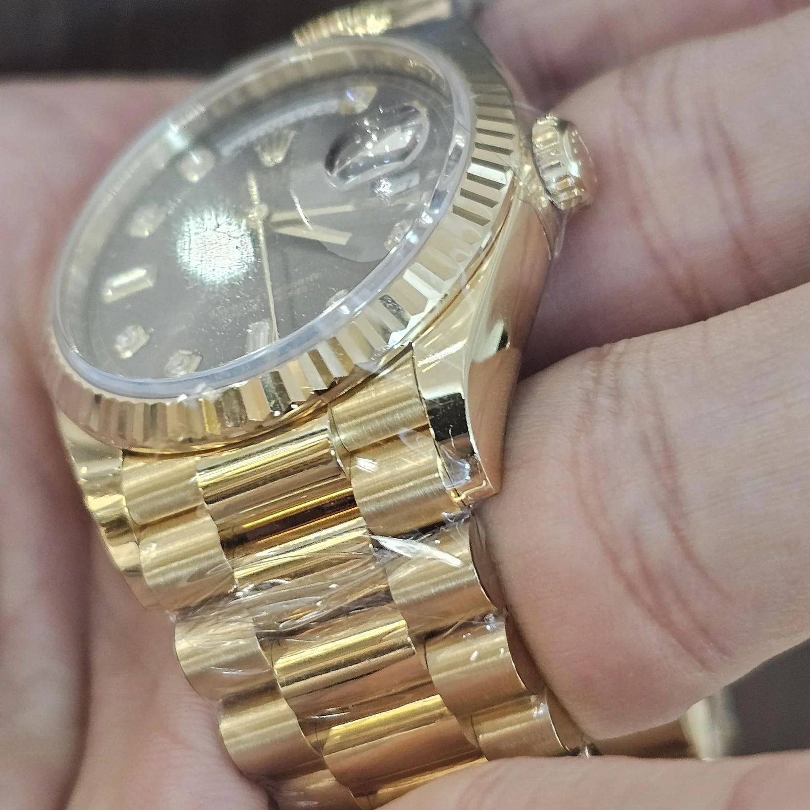 Thumb Day-Date 36 Yellow Gold / Fluted / Dark Grey-Diamond / President