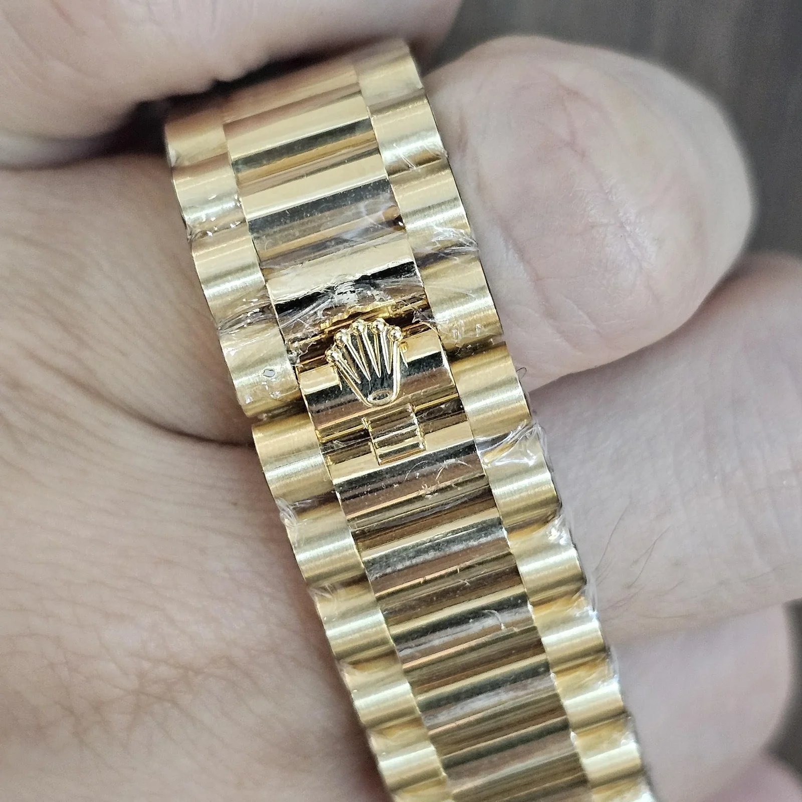 Thumb Day-Date 36 Yellow Gold / Fluted / Dark Grey-Diamond / President