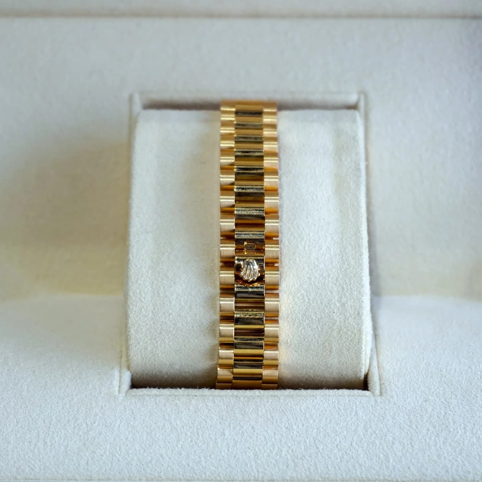 Thumb Lady-Datejust 28 Yellow Gold Fluted / President / MOP