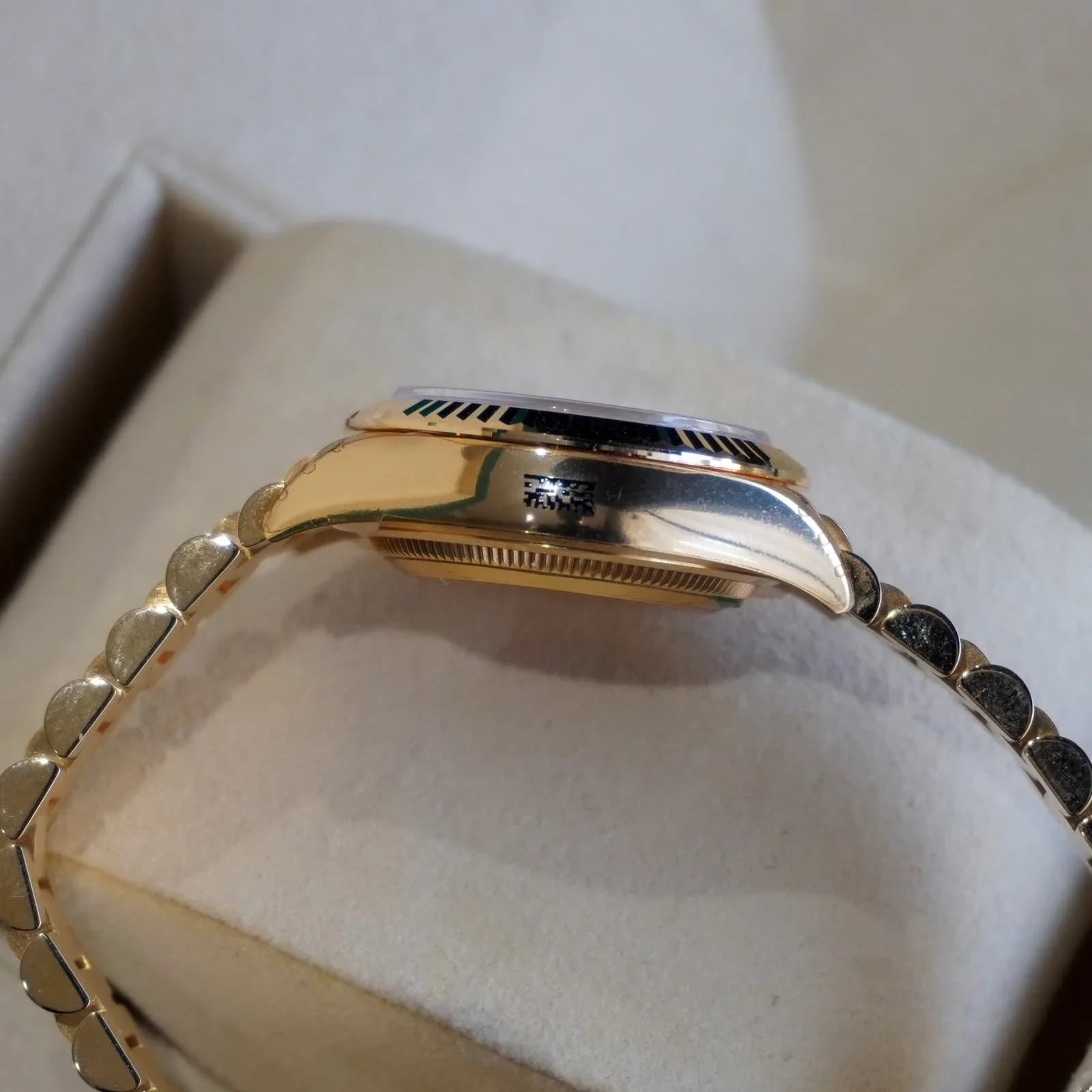 Thumb Lady-Datejust 28 Yellow Gold Fluted / President / MOP