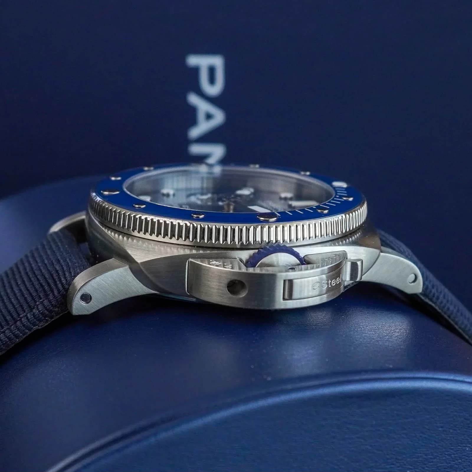 Thumb Submersible QuarantaQuattro ESteel Blu Profondo