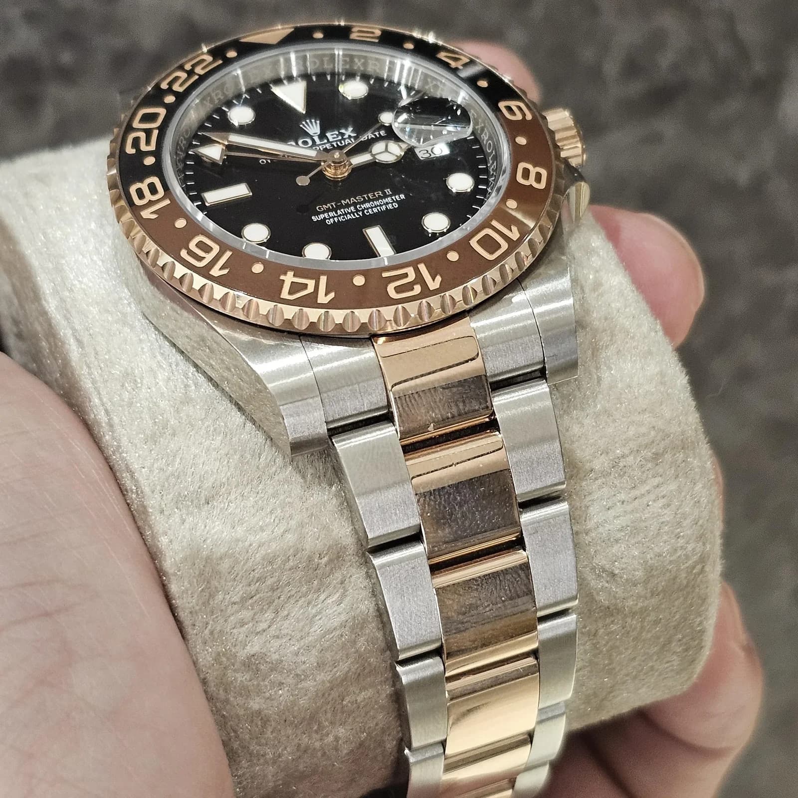 Thumb GMT-Master II Stainless Steel / Everose / CHNR / Oyster