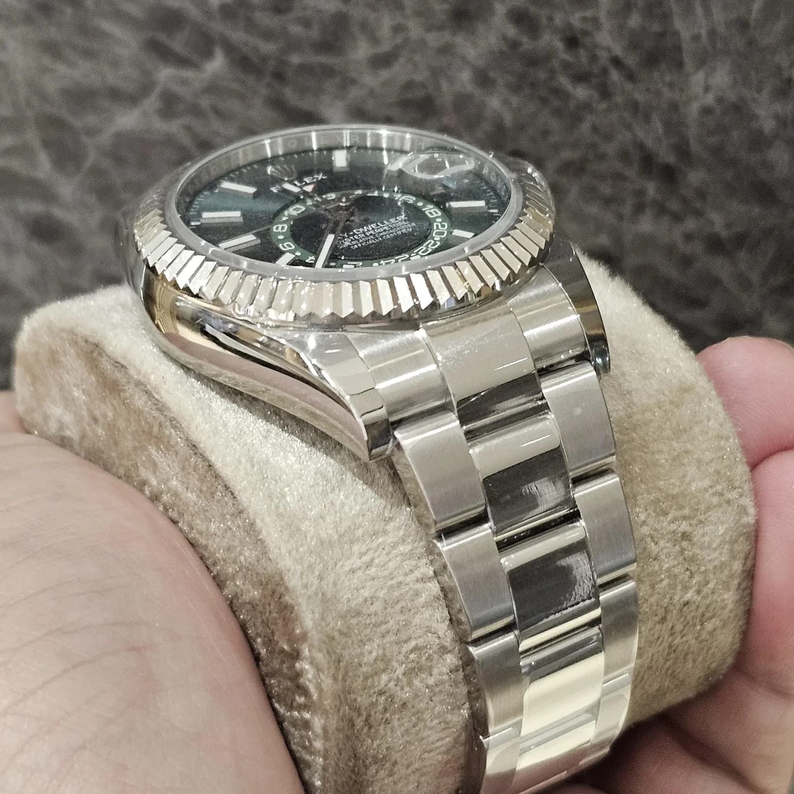Thumb Sky-Dweller Stainless Steel - White Gold / Green / Oyster
