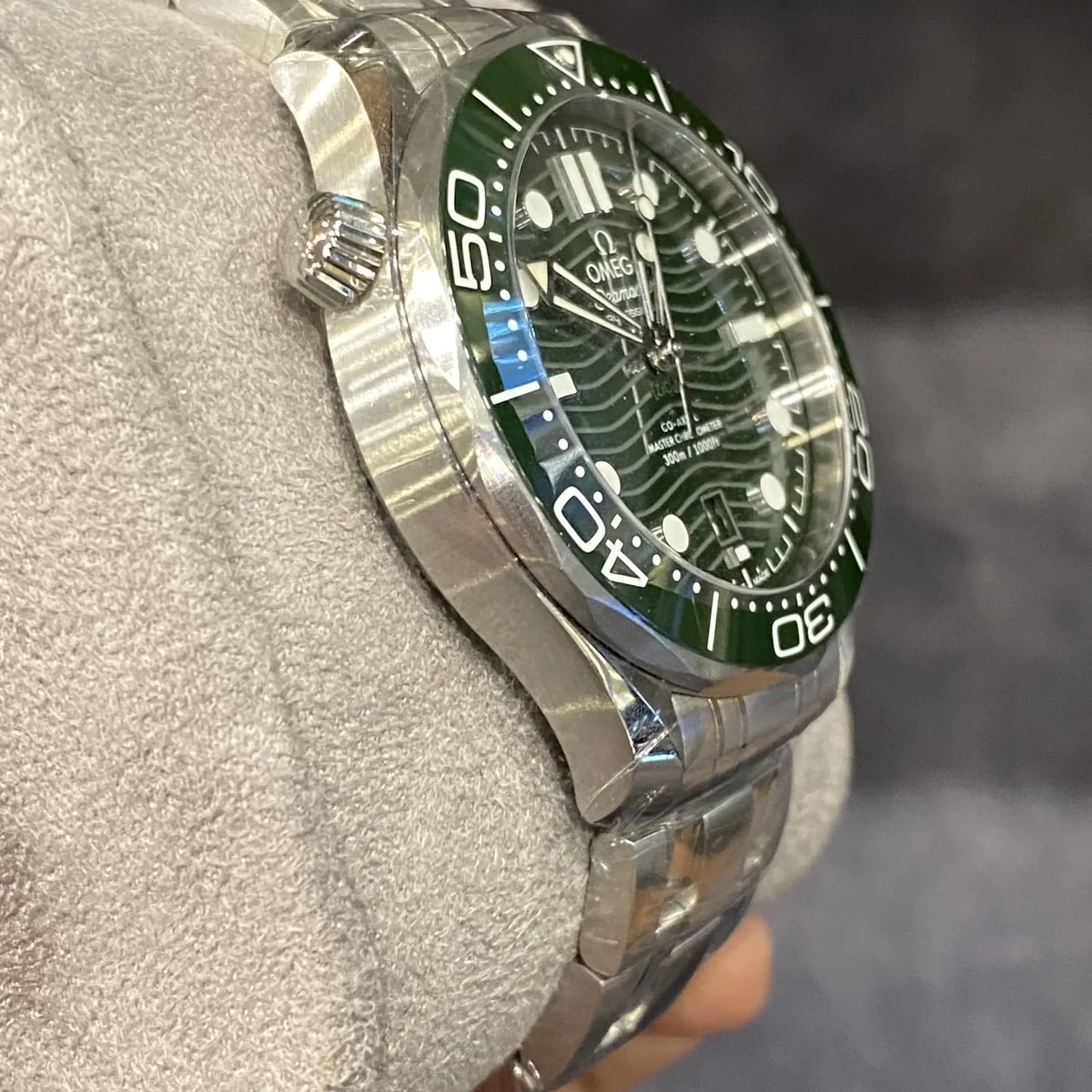 Thumb Seamaster Diver 300M Master Co-Axial 42 Stainless Steel / Green / Bracelet