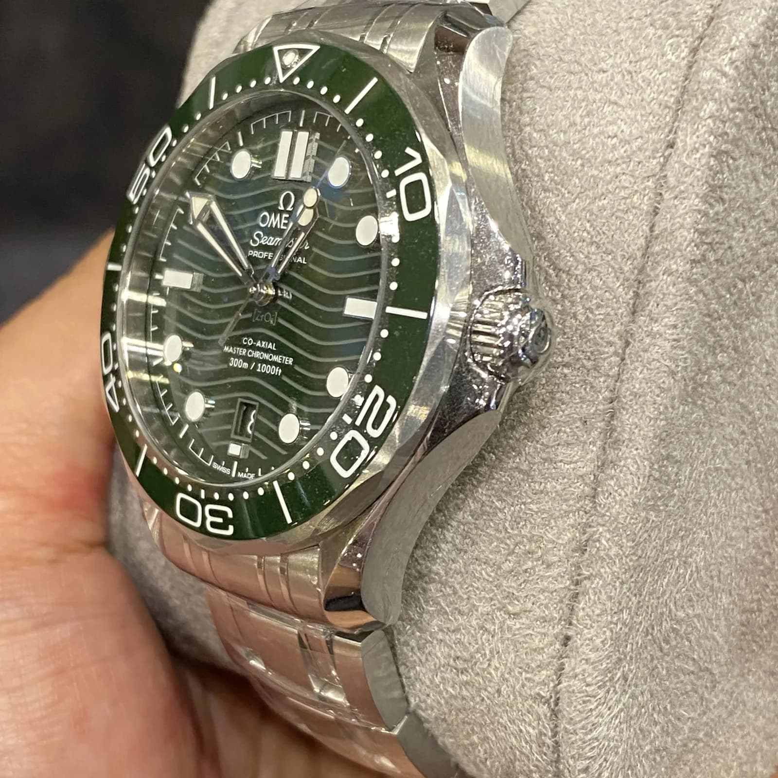 Thumb Seamaster Diver 300M Master Co-Axial 42 Stainless Steel / Green / Bracelet