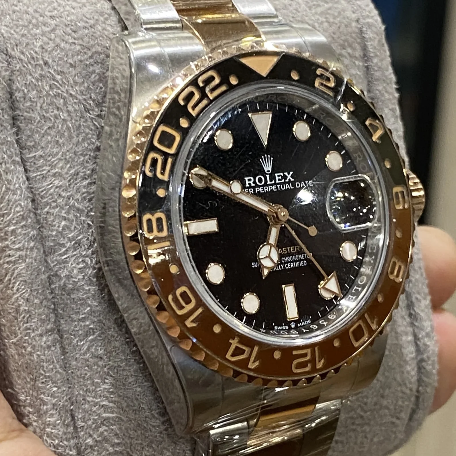 Thumb GMT-Master II Stainless Steel / Everose / CHNR / Oyster