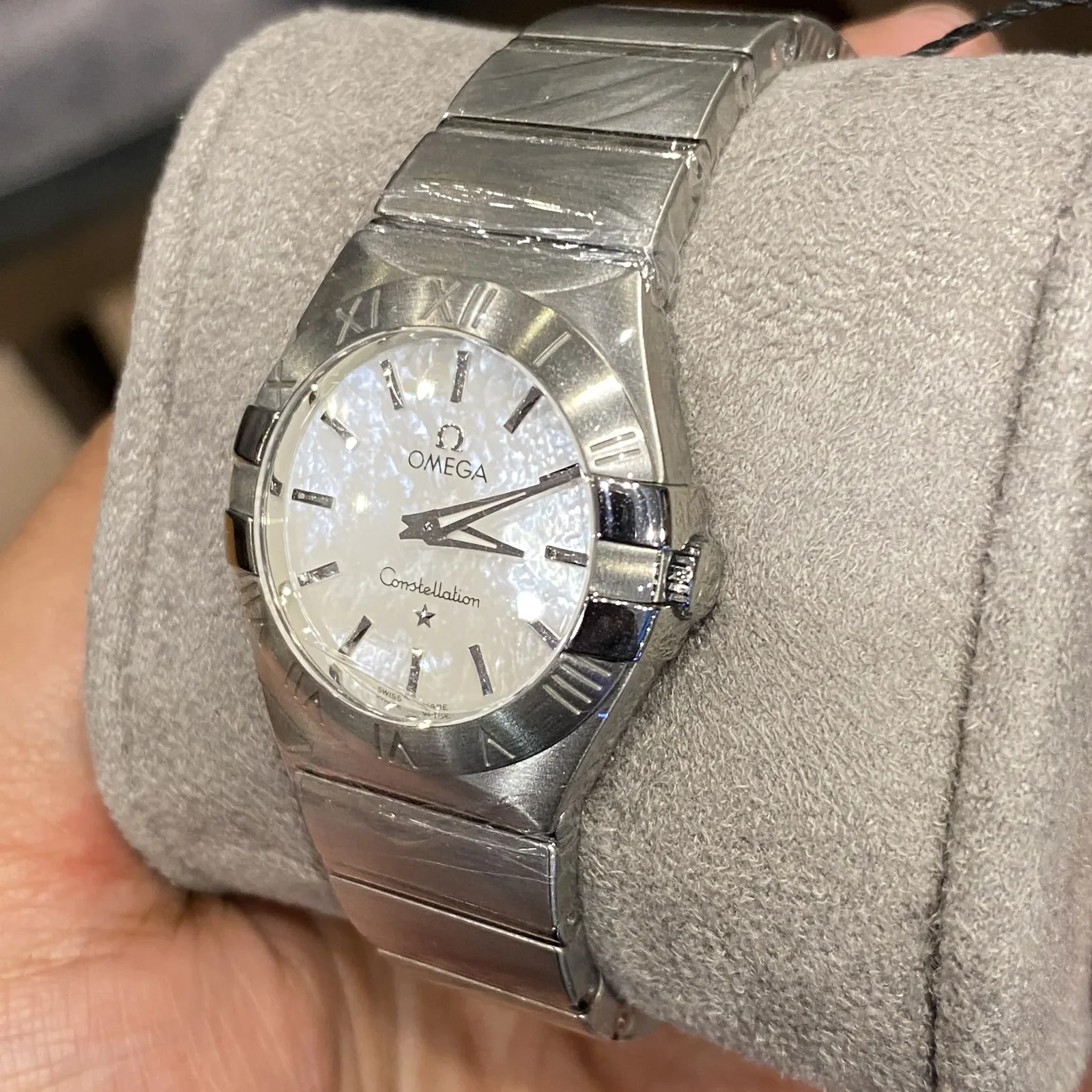 Thumb Constellation Quartz 27 Brushed Stainless Steel / MOP