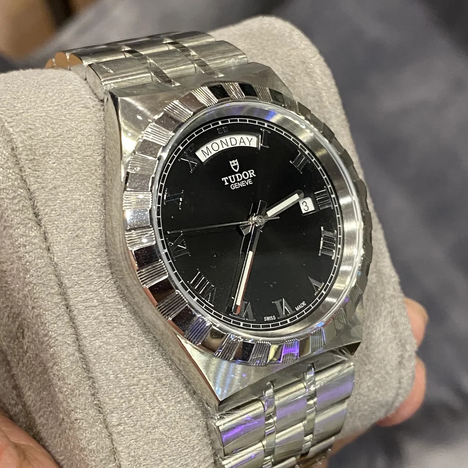 Thumb Royal Day-Date 41 Stainless Steel / Black - Roman