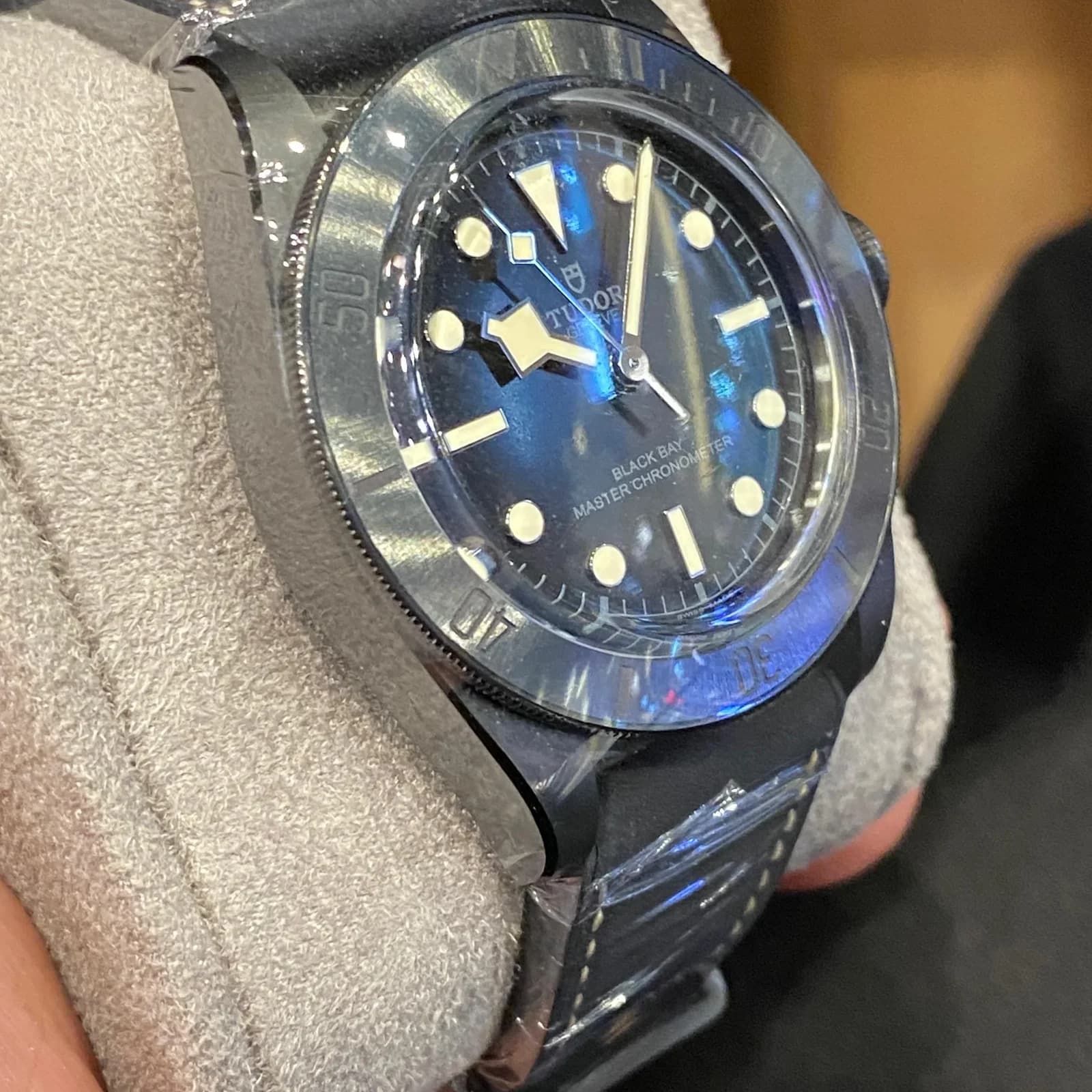 Thumb Black Bay Ceramic