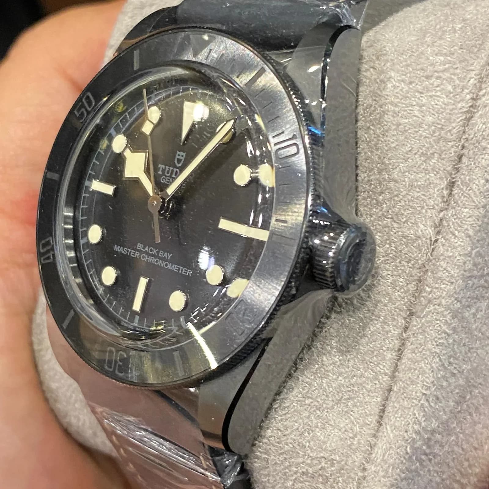 Thumb Black Bay Ceramic