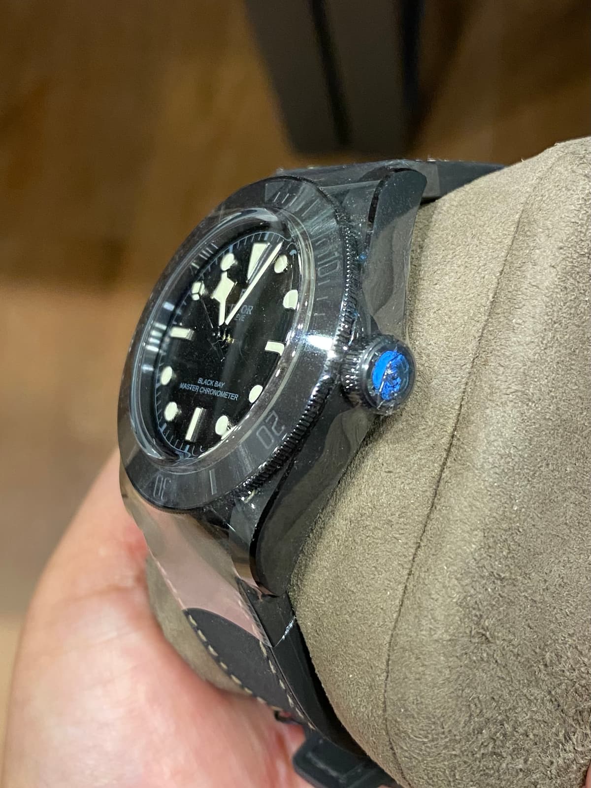 Thumb Black Bay Ceramic