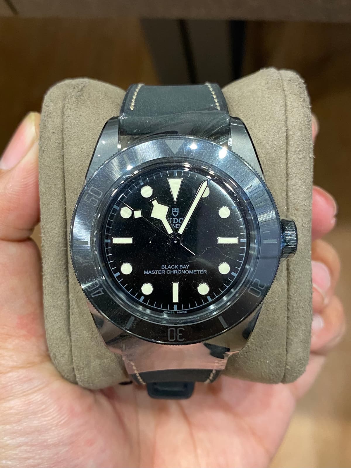 Thumb Black Bay Ceramic