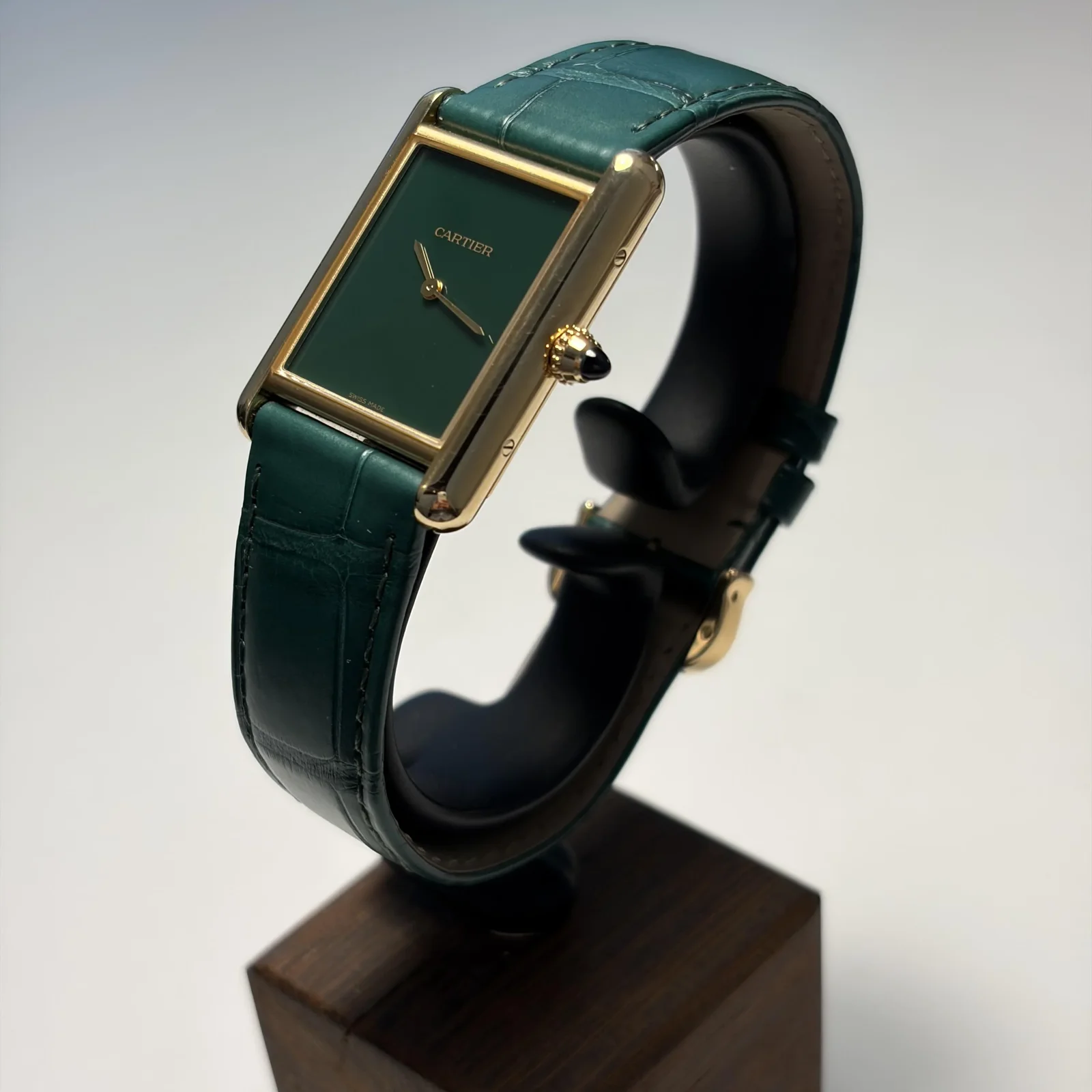 Thumb Tank Louis Cartier Large Manual Yellow Gold / Green