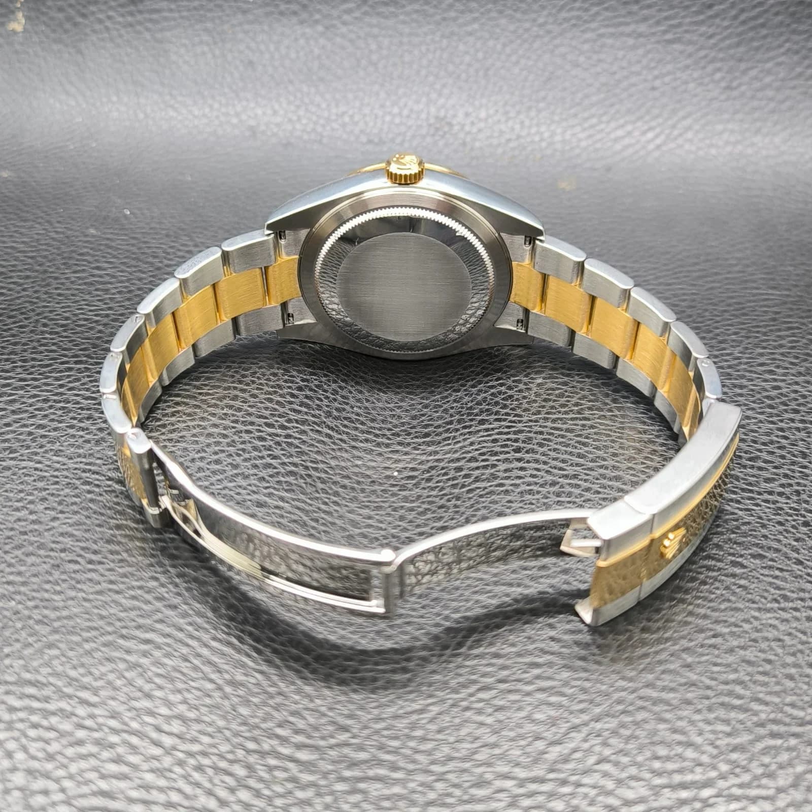 Thumb Sky-Dweller Stainless Steel / Yellow Gold / Black