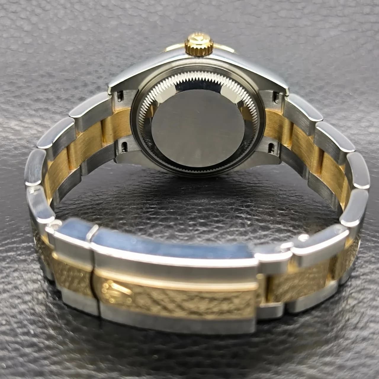 Thumb Lady-Datejust 28 Rolesor Yellow Domed / Oyster / Champagne