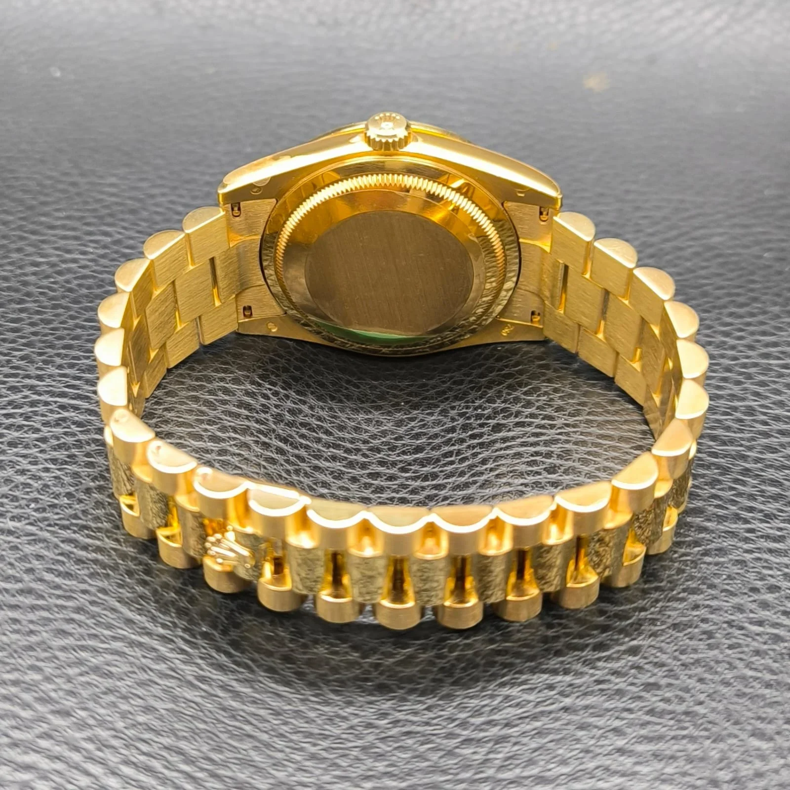 Thumb Day-Date 36 Yellow Gold Diamonds / President / MOP