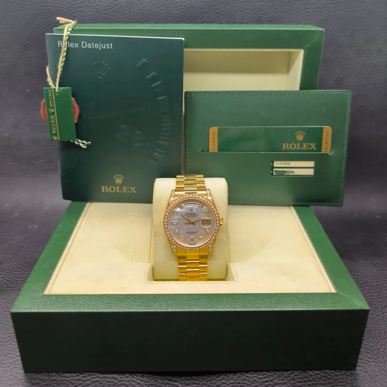 Thumb Day-Date 36 Yellow Gold Diamonds / President / MOP