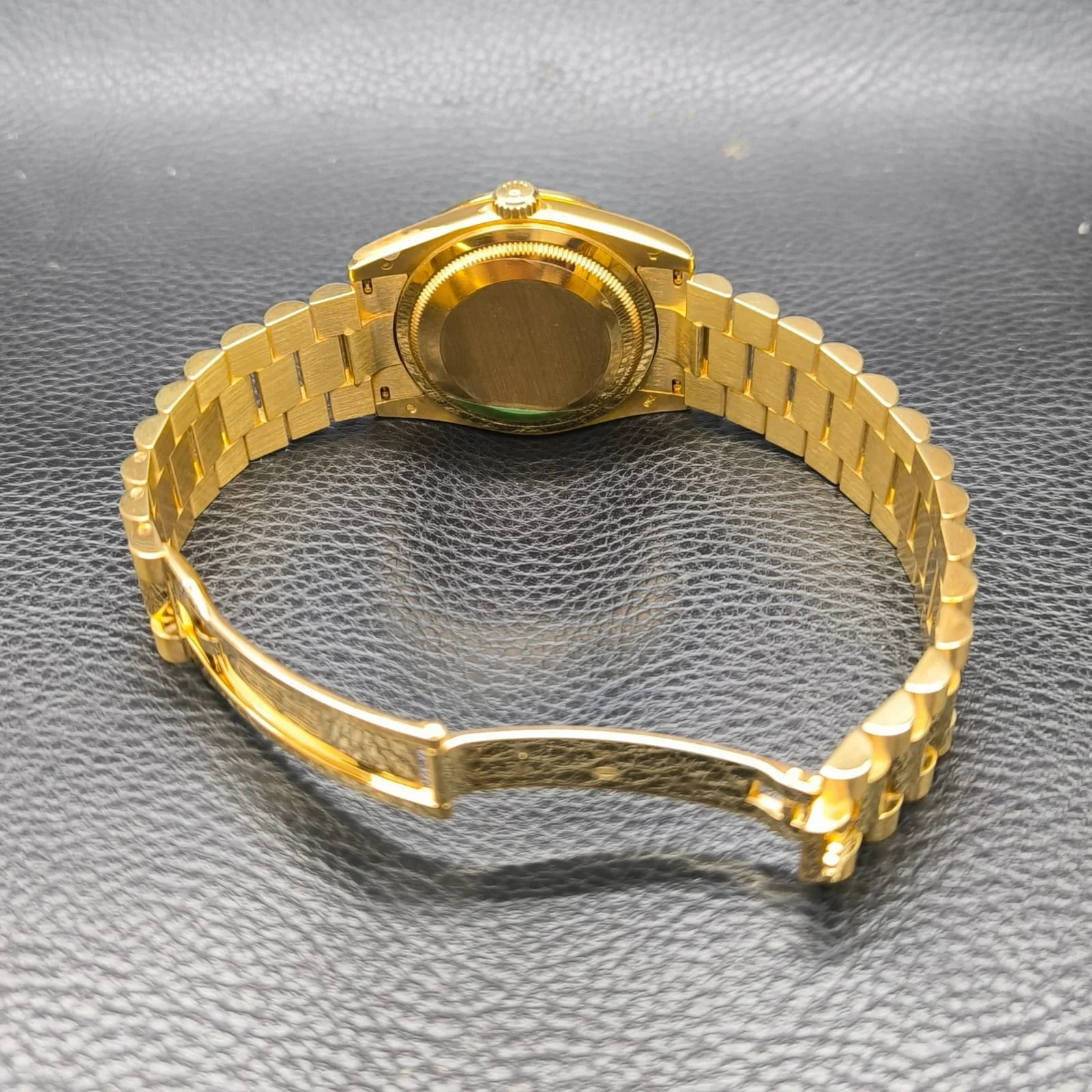 Thumb Day-Date 36 Yellow Gold Diamonds / President / MOP