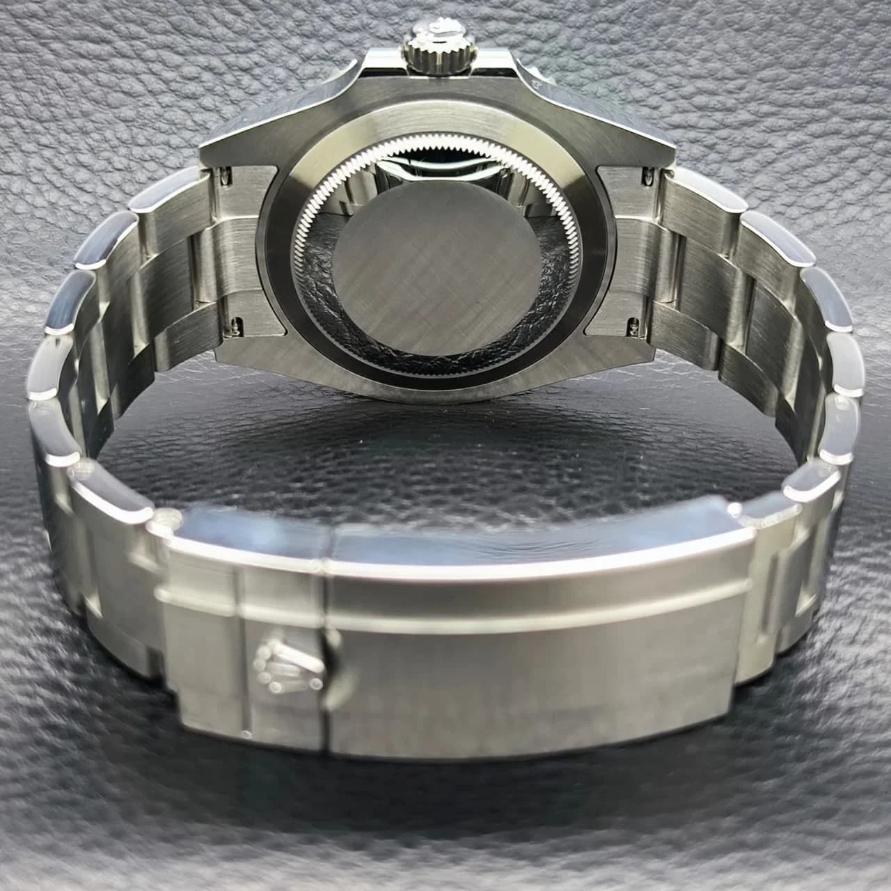 Thumb Submariner No-Date 41 / Stainless Steel / Black / Cerachrom