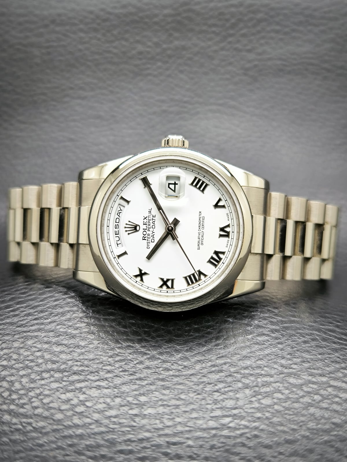 Day-Date 36 White Gold Fluted / Oyster / White Roman