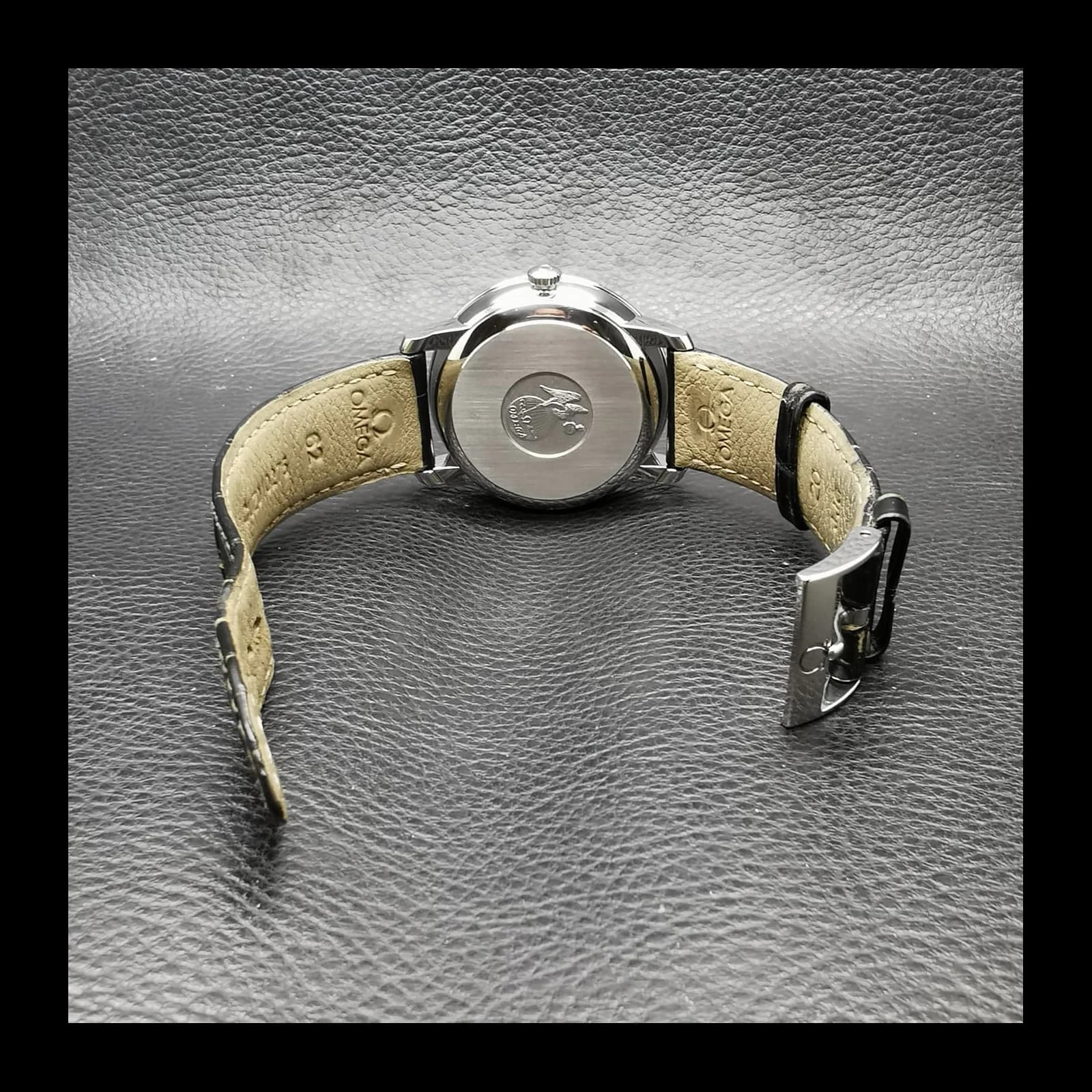 Thumb De Ville Prestige Co-Axial 39.5 Power Reserve Stainless Steel / Vintage Silver Silk