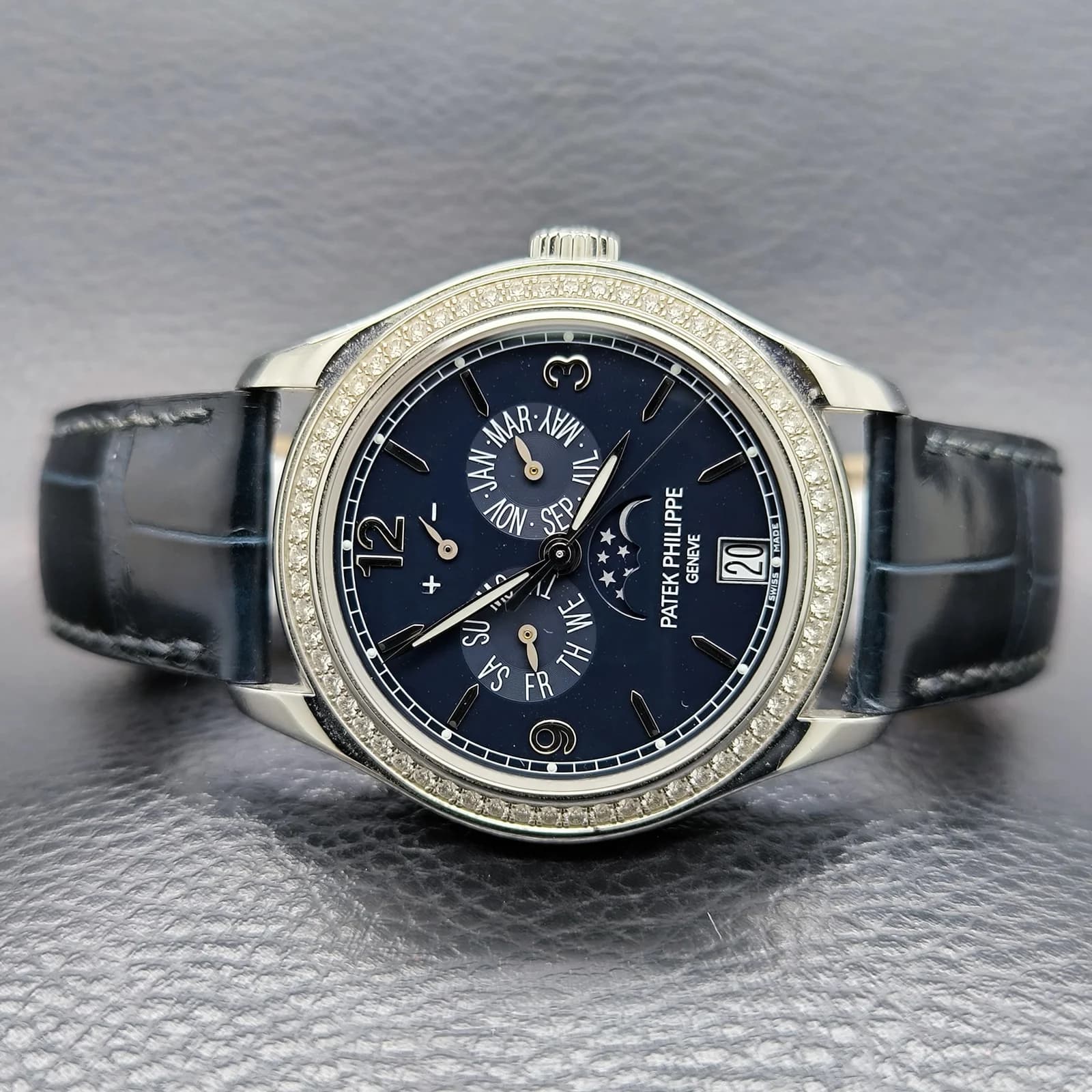 Thumb Annual Calendar 5147 White Gold / Navy Blue