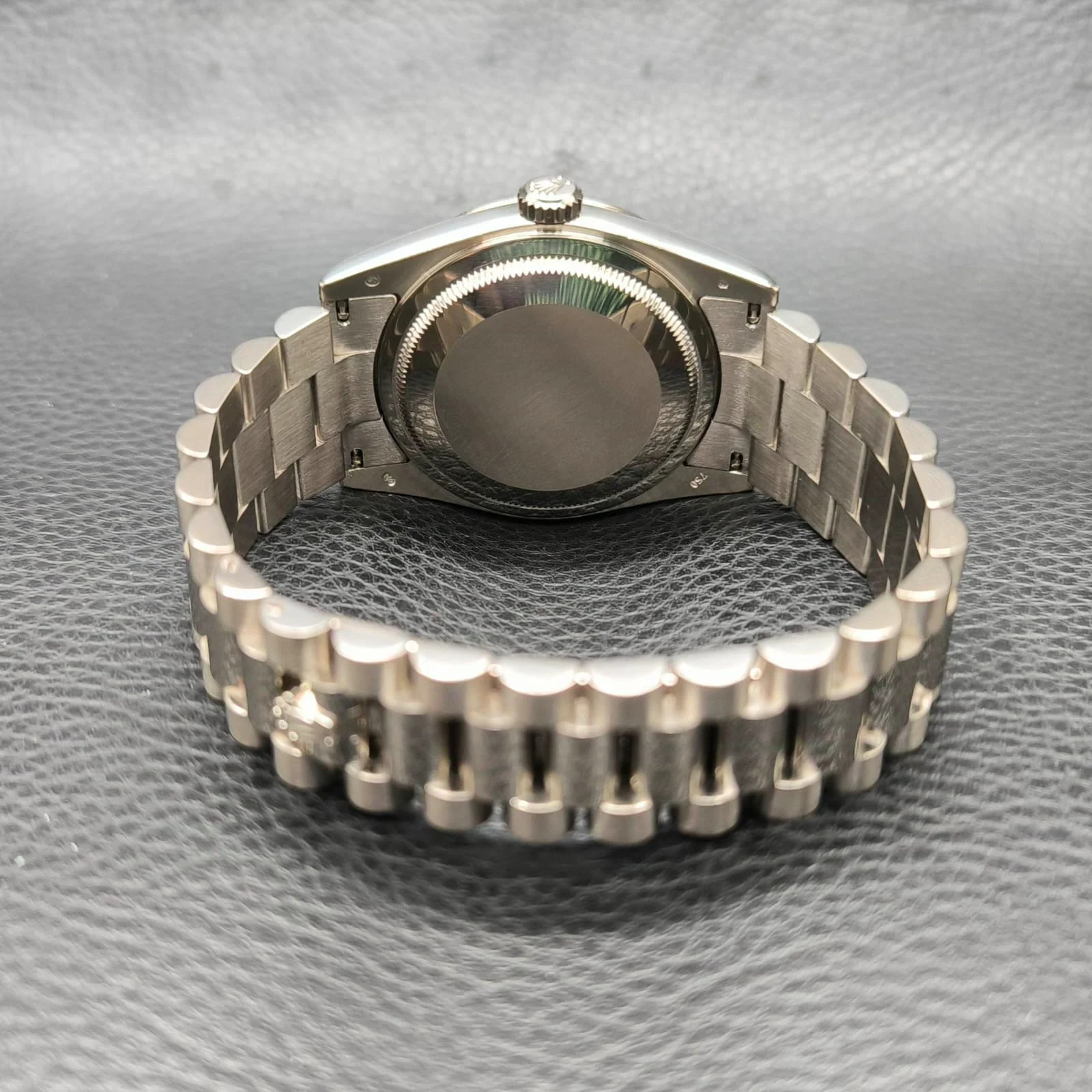 Thumb Day-Date 36 Factory Diamond Setting