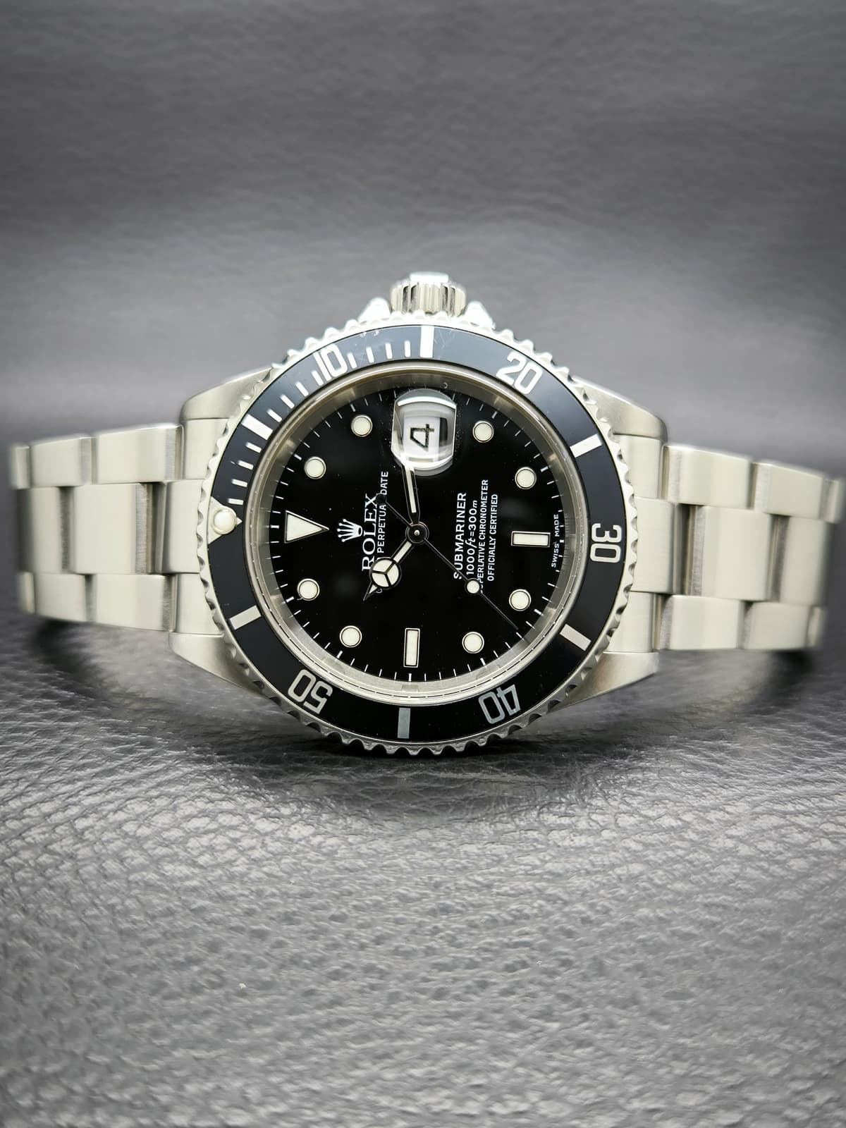 Thumb Submariner Date 16610 SuperLuminova