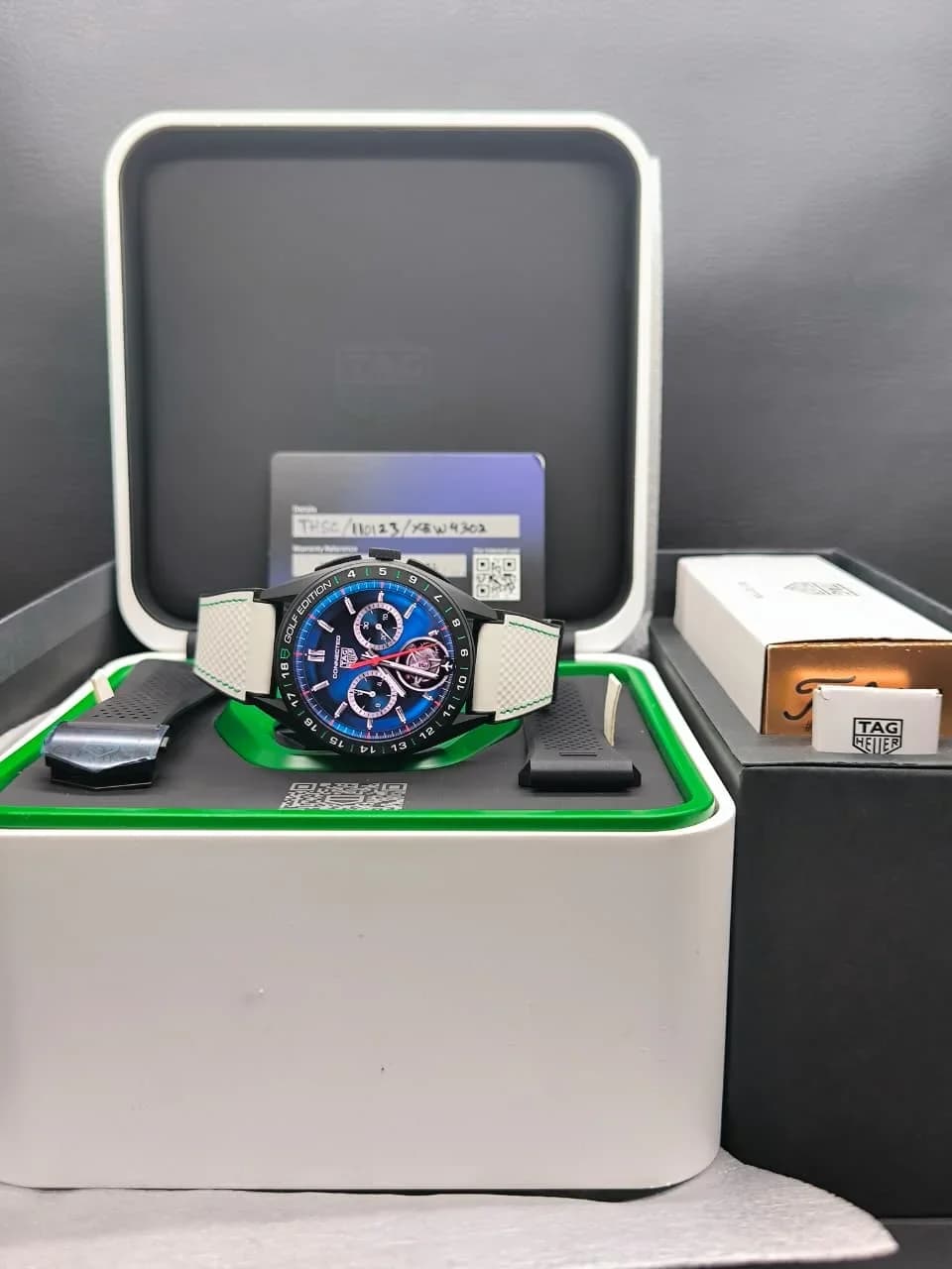 Thumb Connected Calibre E4 Golf Edition