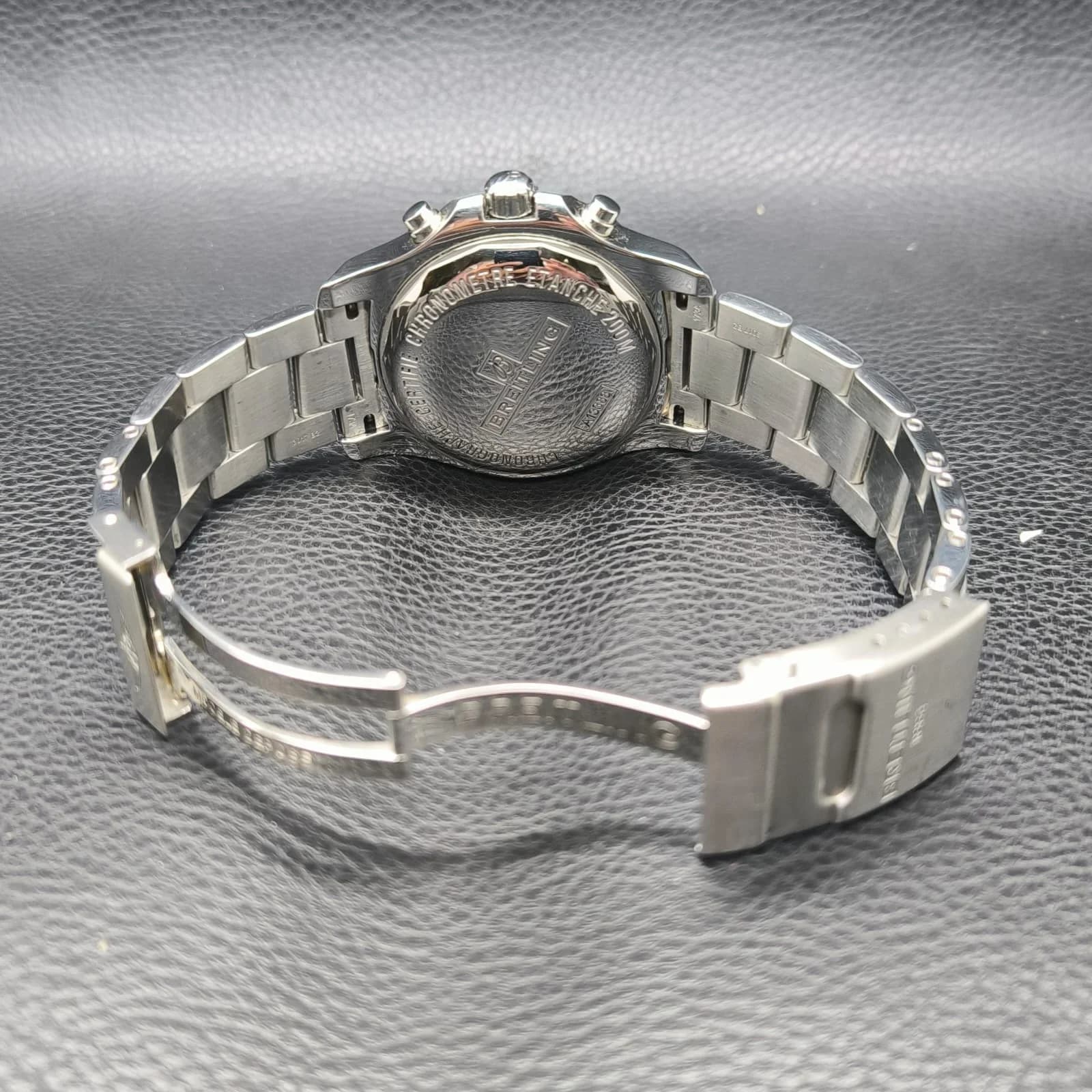 Thumb Colt Chronograph Automatic Stainless Steel / Volcano Black / Bracelet