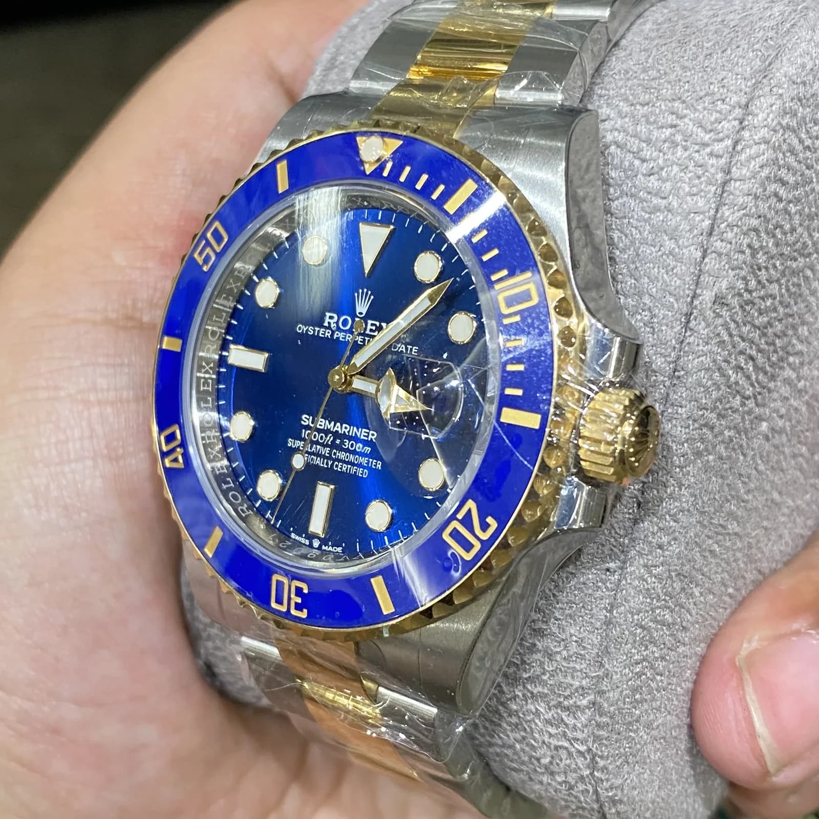 Thumb Submariner Date 41 Stainless Steel / Yellow Gold / Blue
