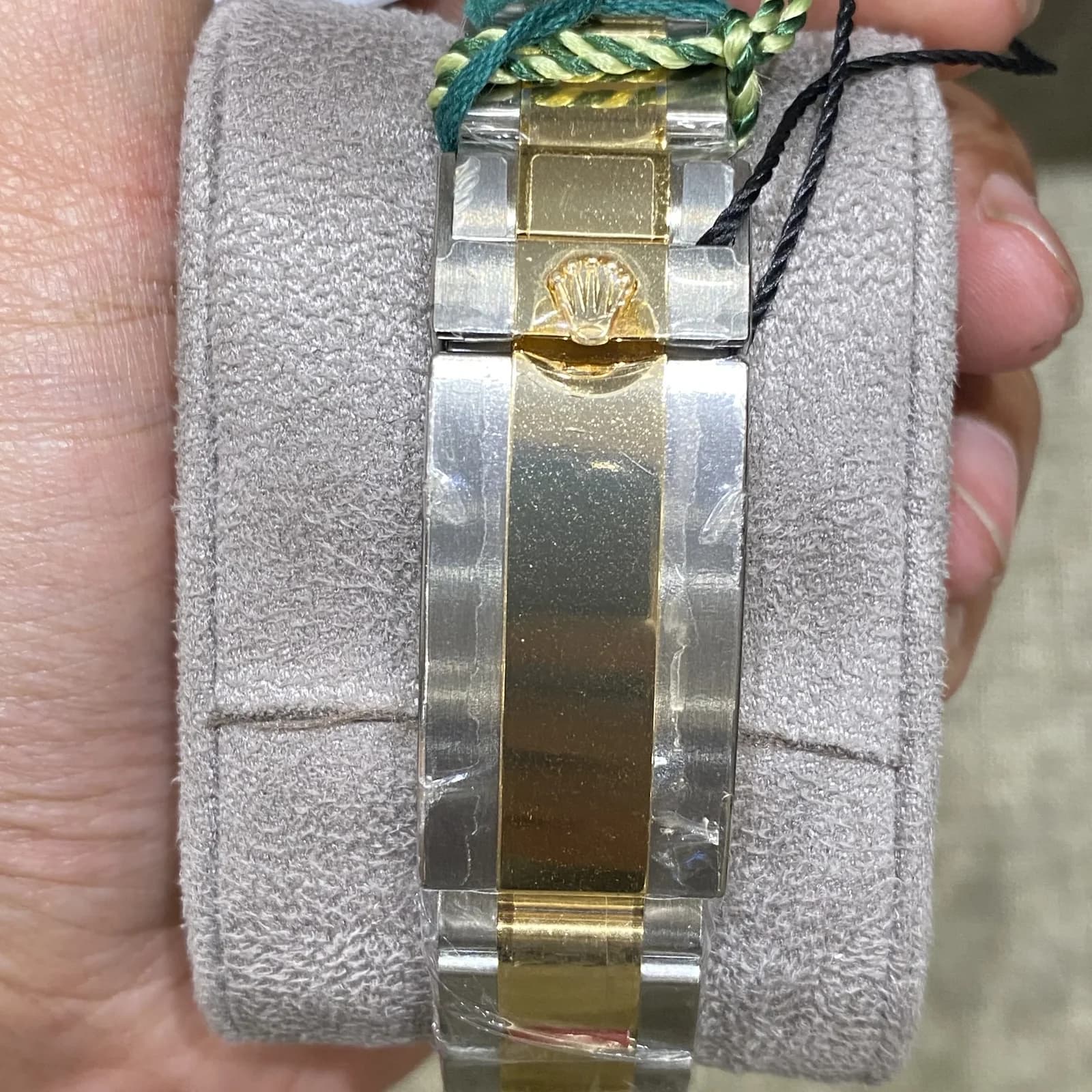 Thumb Submariner Date 41 Stainless Steel / Yellow Gold / Blue