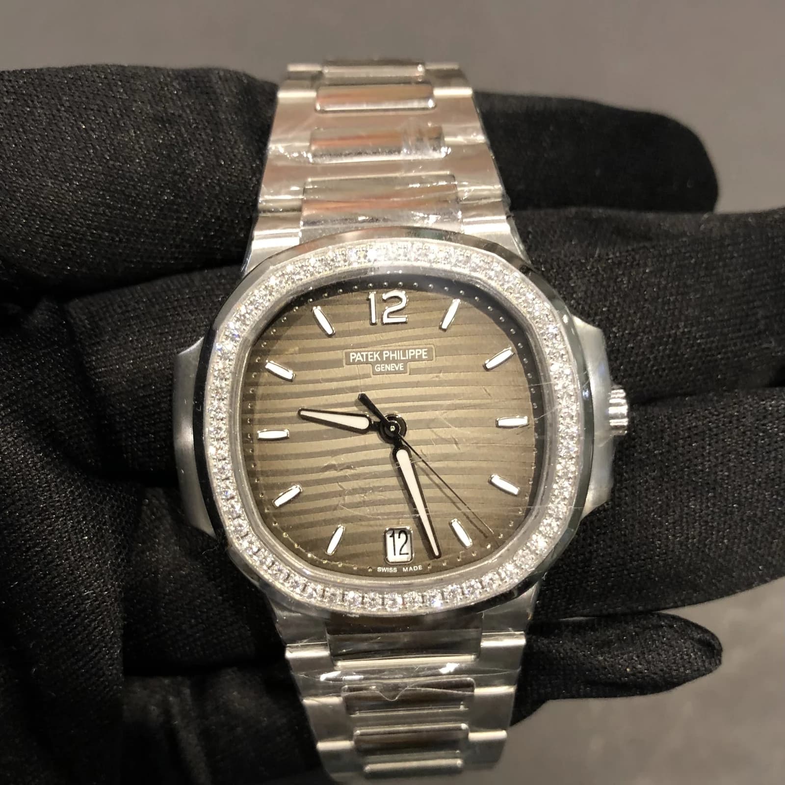 Thumb Nautilus 7018 Stainless Steel / Gray