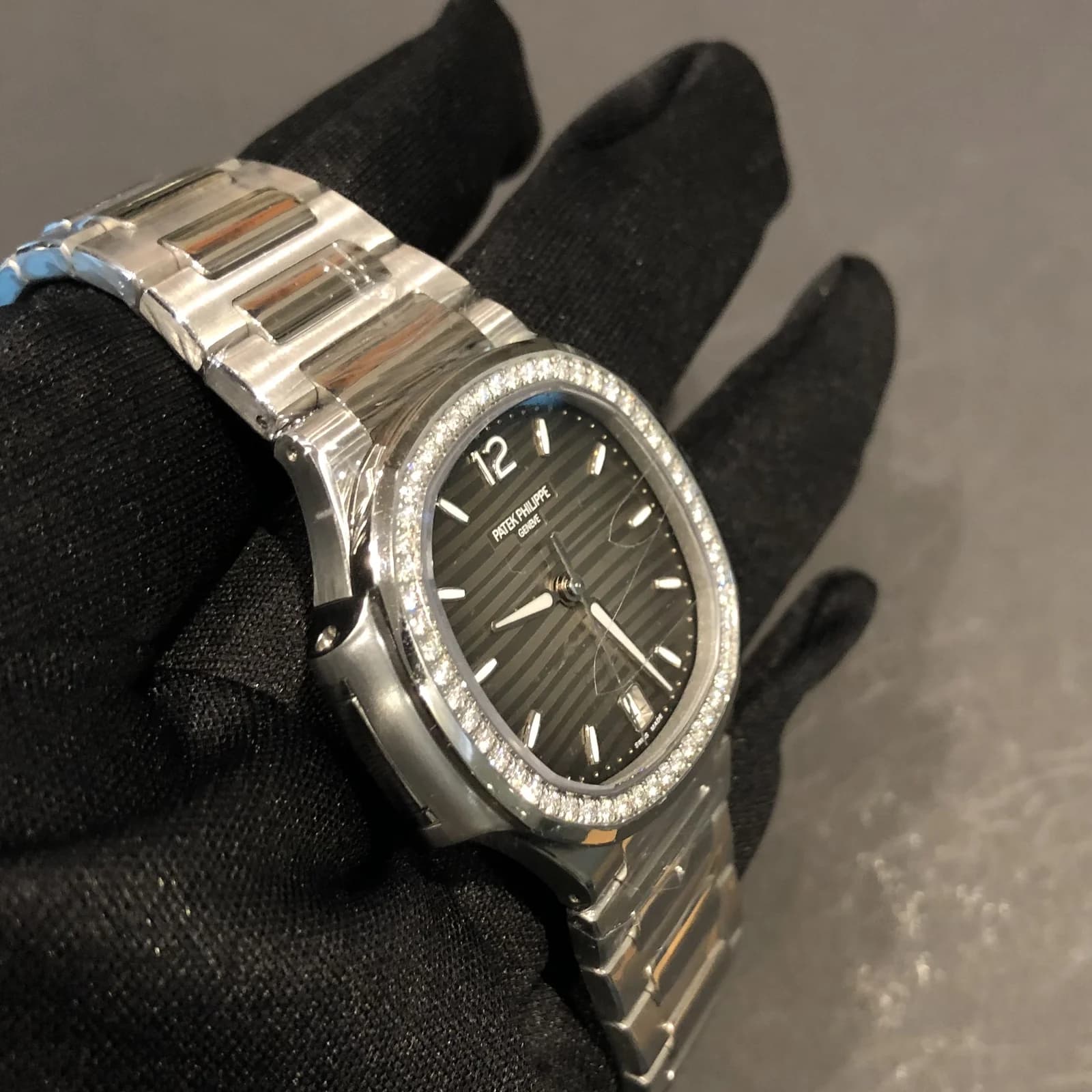 Thumb Nautilus 7018 Stainless Steel / Gray