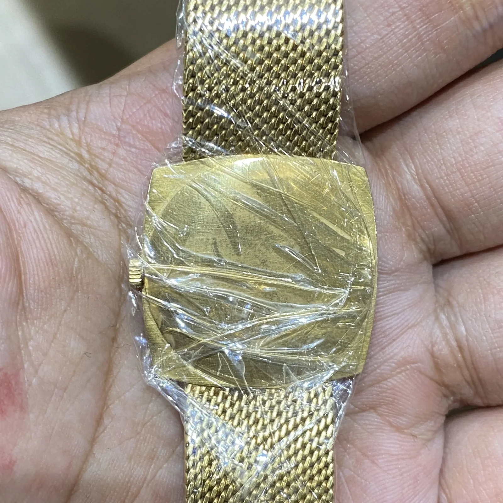 Thumb Square 3523 Cushion Case Manual Winding Yellow Gold