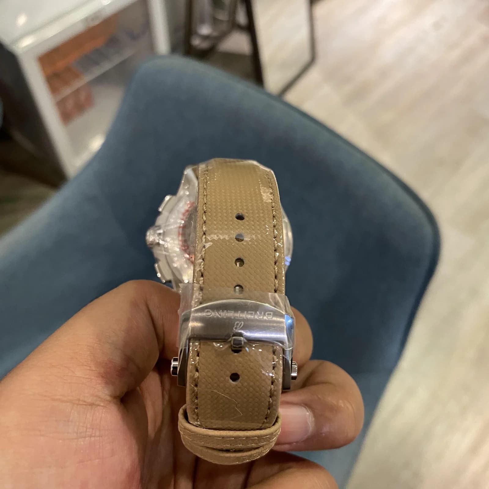 Thumb Avenger B01 Chronograph 44 Beige Sand