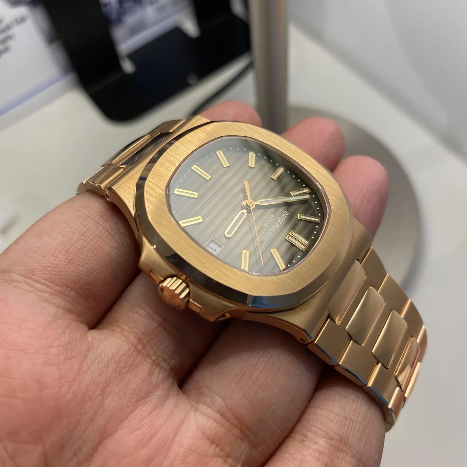 Thumb Nautilus 5711R Brown