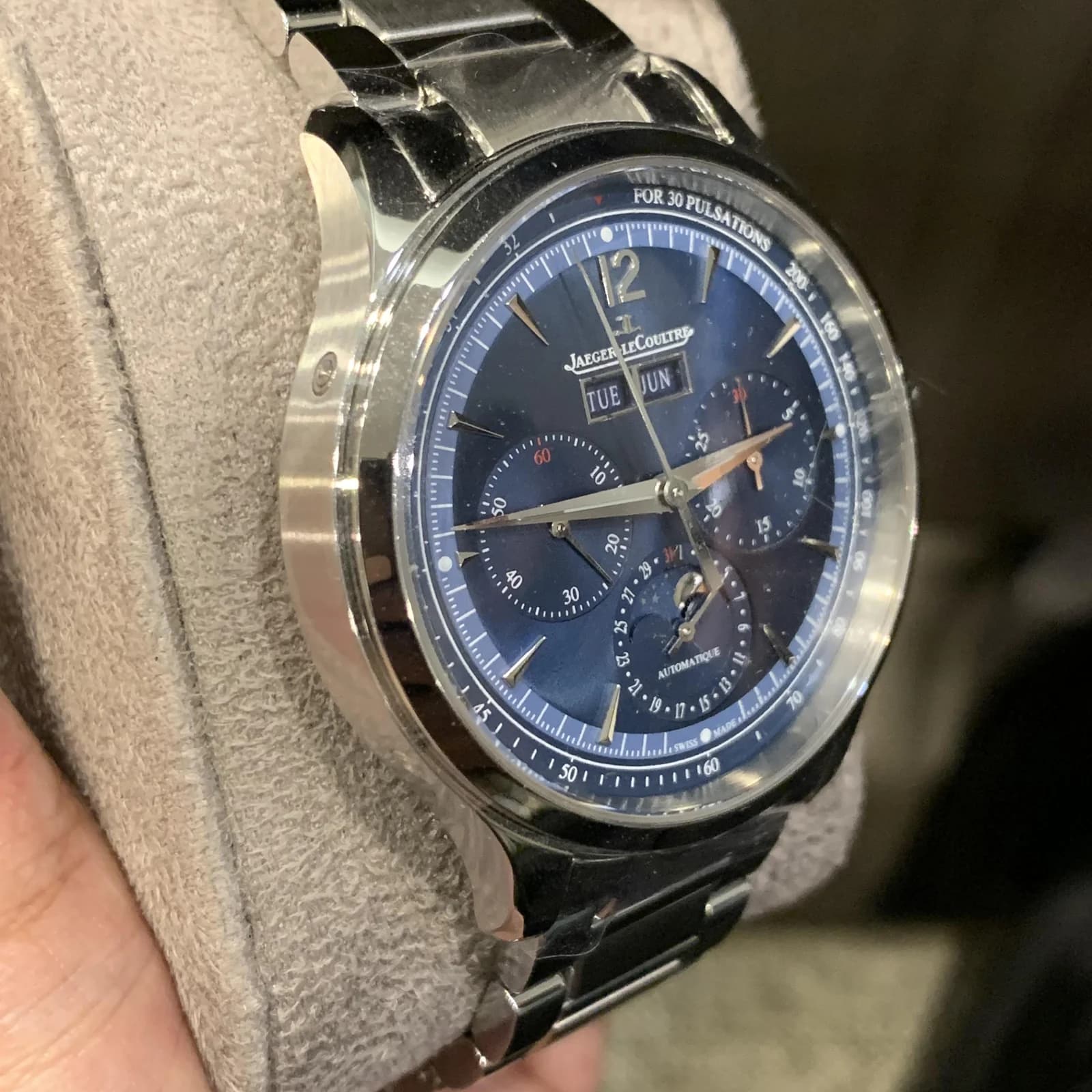 Thumb Master Control Chronograph Calendar / Stainless Steel / Blue