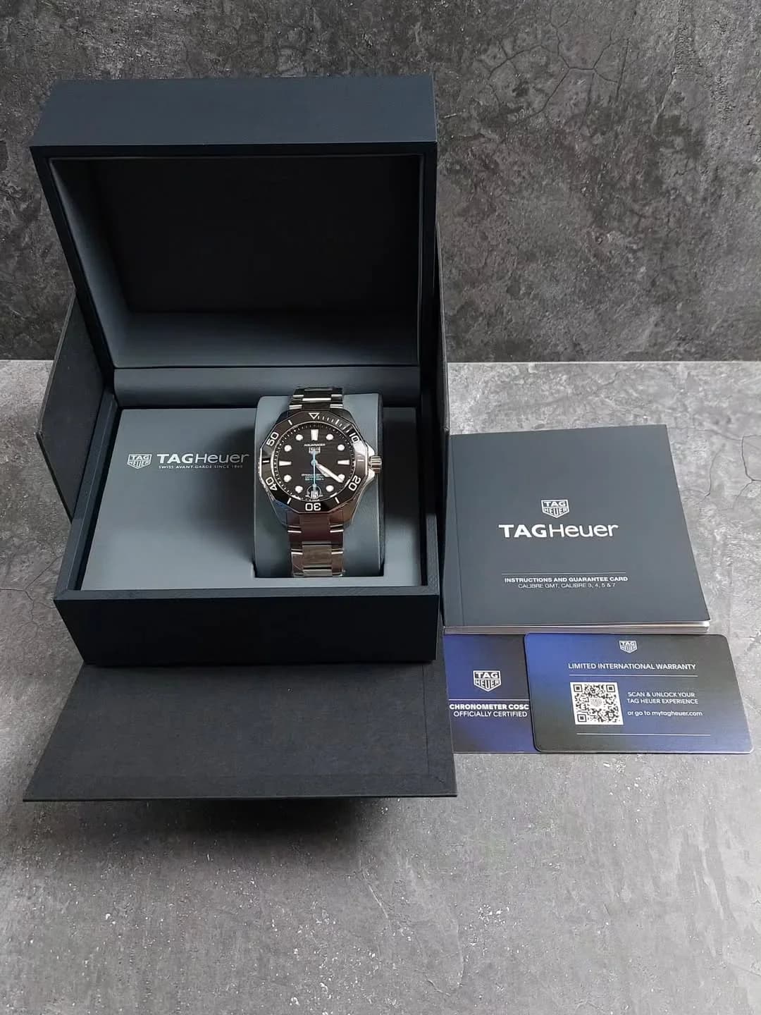 Thumb Aquaracer Professional 300 Stainless Steel / Black / Bracelet