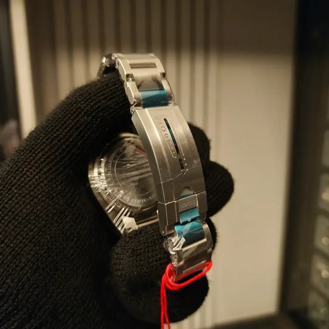 Thumb Pelagos Titanium / Black / Bracelet / LHD