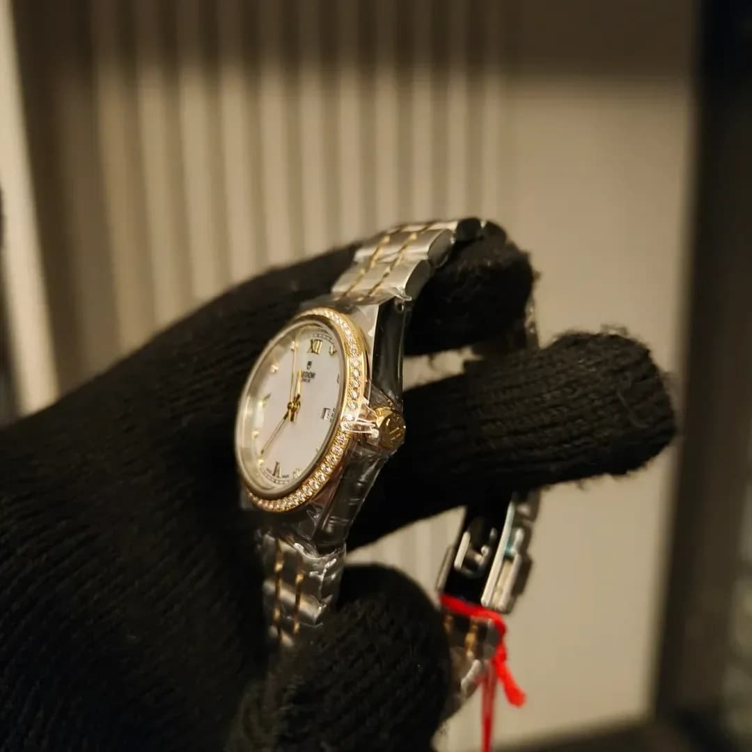 Thumb Royal Date 28 Stainless Steel / Yellow Gold - Diamond / MOP