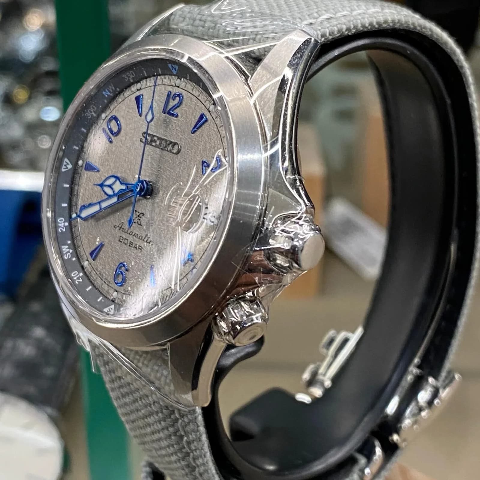 Thumb Alpinist SPB355J1 Rock Face European Limited