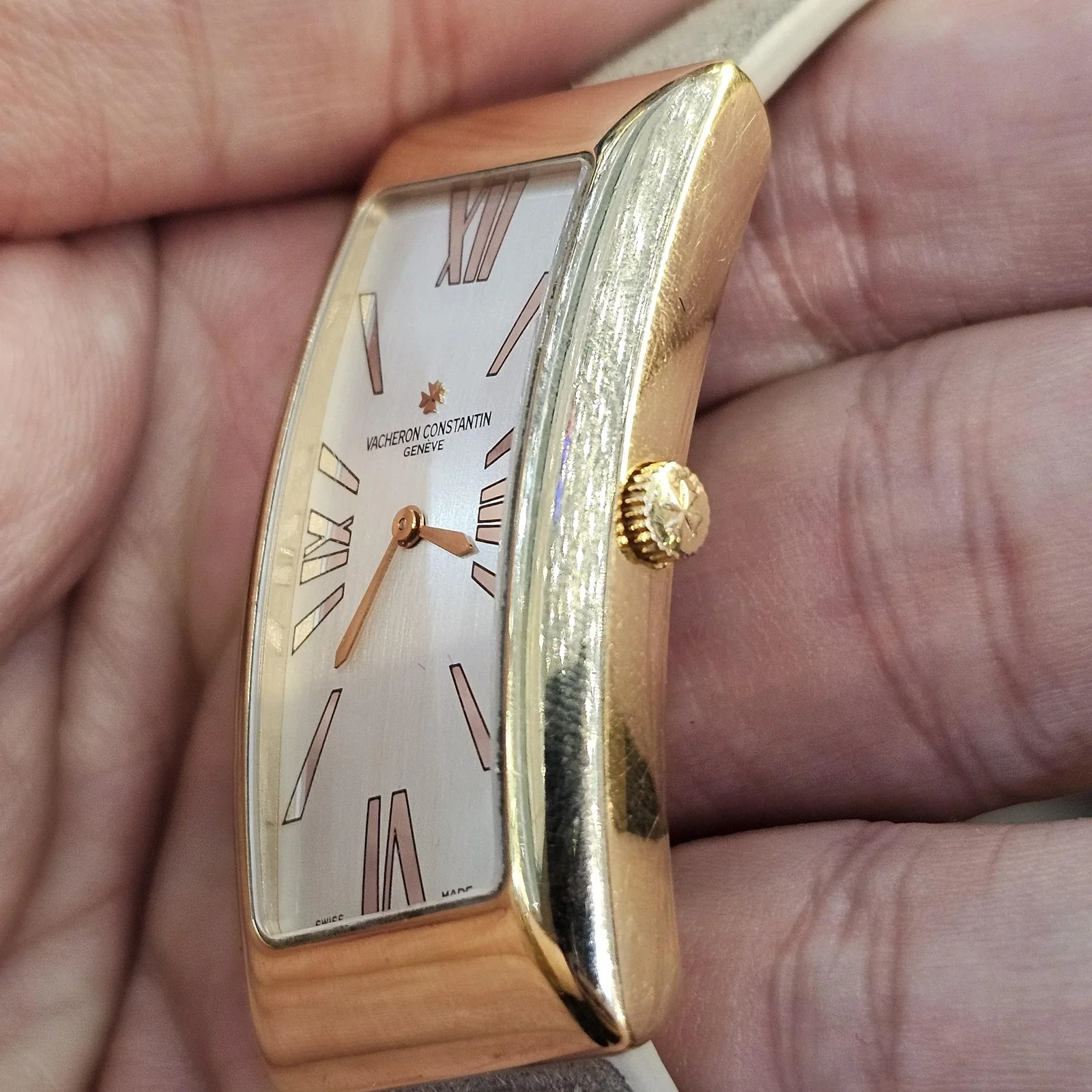 Thumb 1972 Asymmetrical Curved Quartz