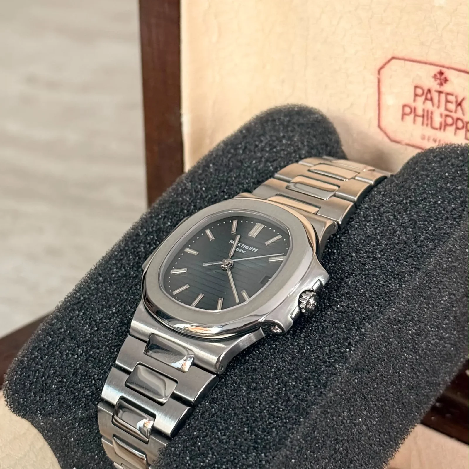 Thumb Patek Philippe Nautilus
